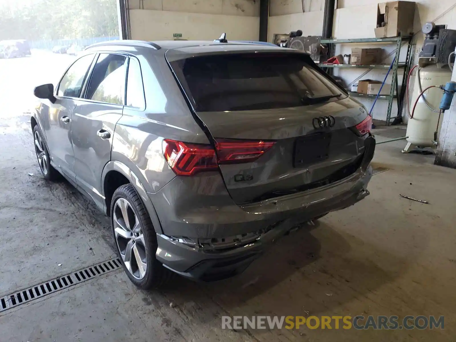 3 Photograph of a damaged car WA1EECF36M1075306 AUDI Q3 2021