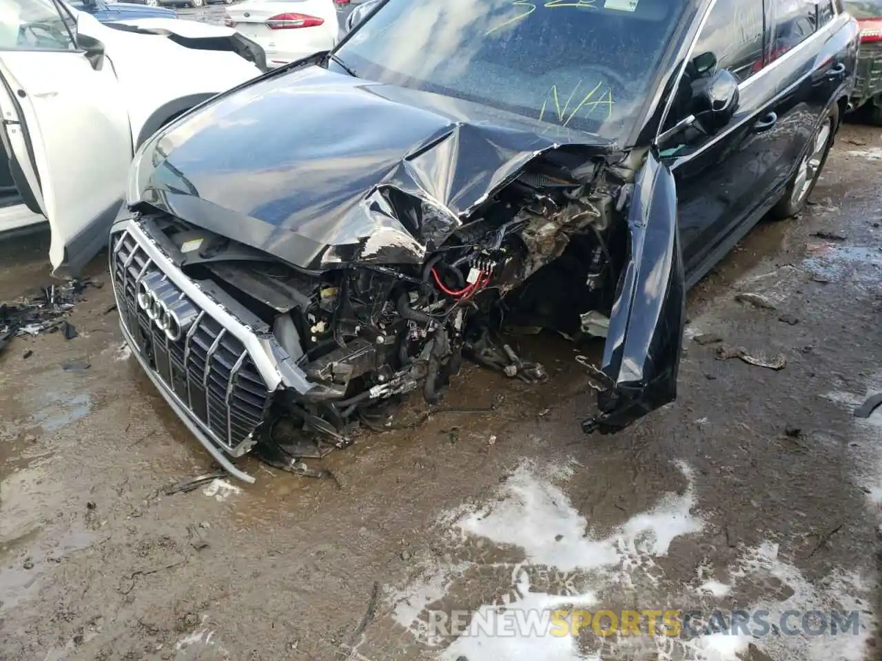 9 Photograph of a damaged car WA1EECF37M1141572 AUDI Q3 2021