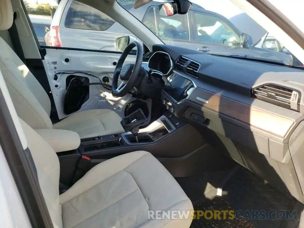 5 Photograph of a damaged car WA1EECF38M1061455 AUDI Q3 2021