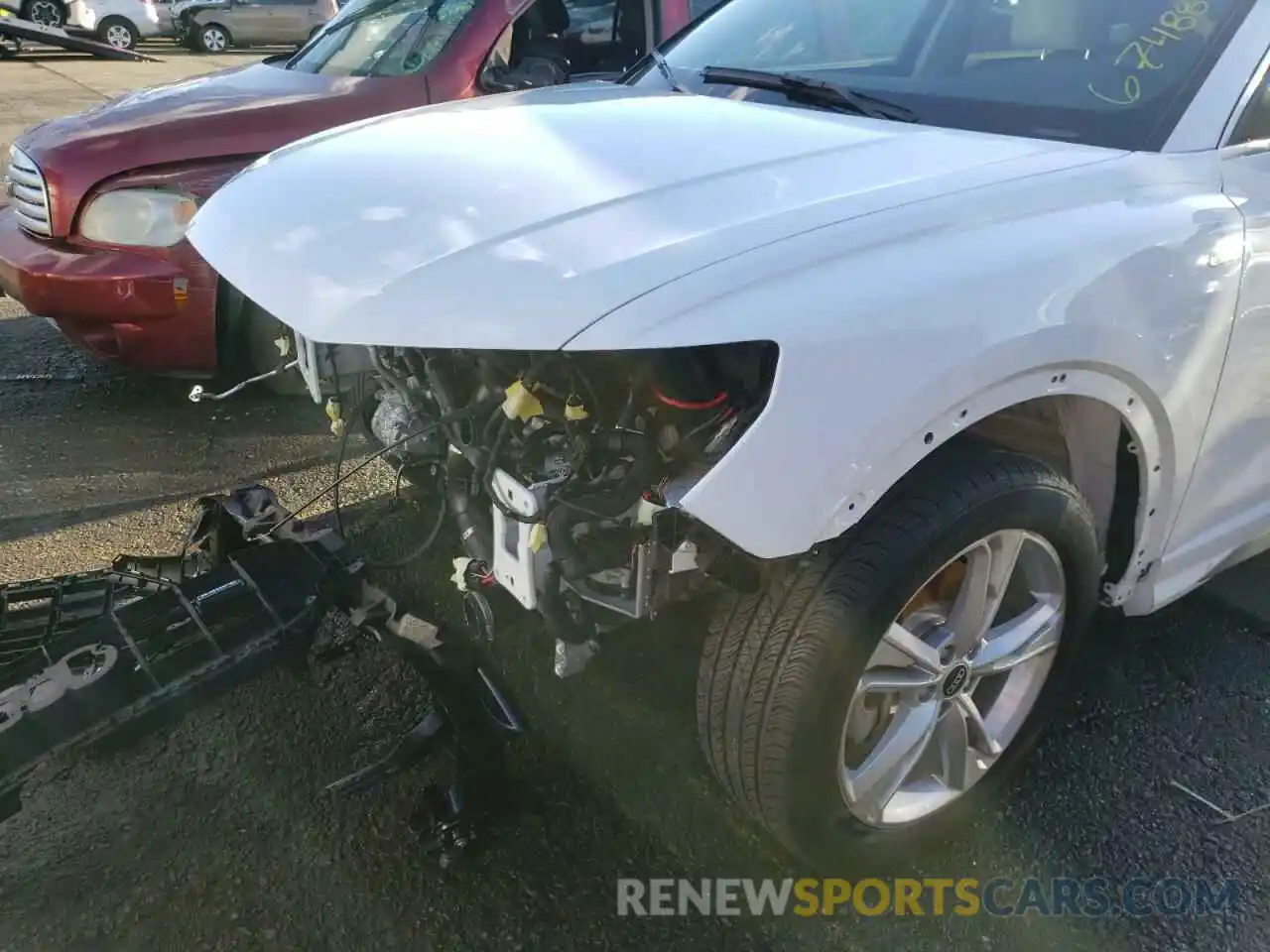 9 Photograph of a damaged car WA1EECF38M1061455 AUDI Q3 2021