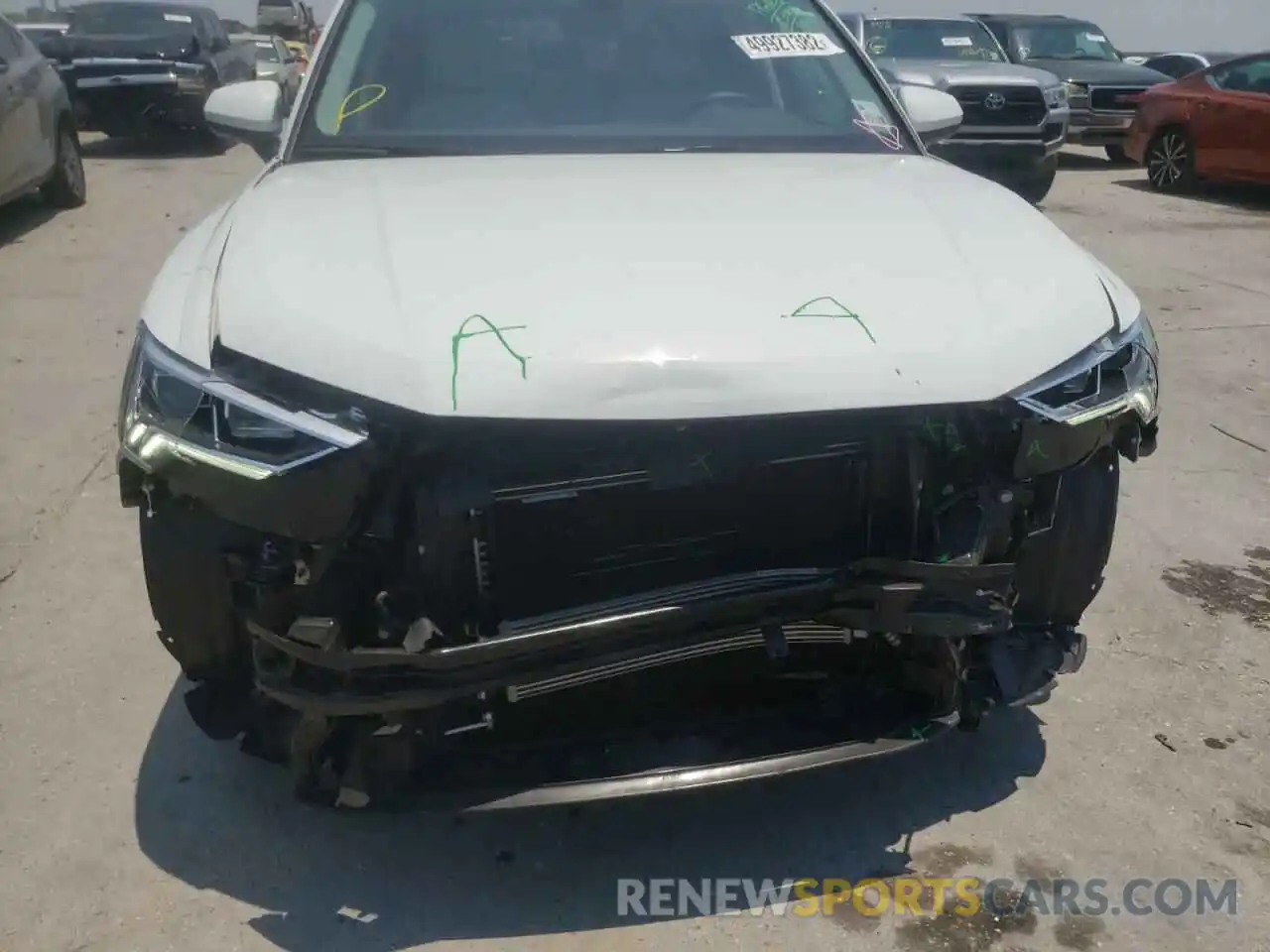 9 Photograph of a damaged car WA1EECF38M1081642 AUDI Q3 2021