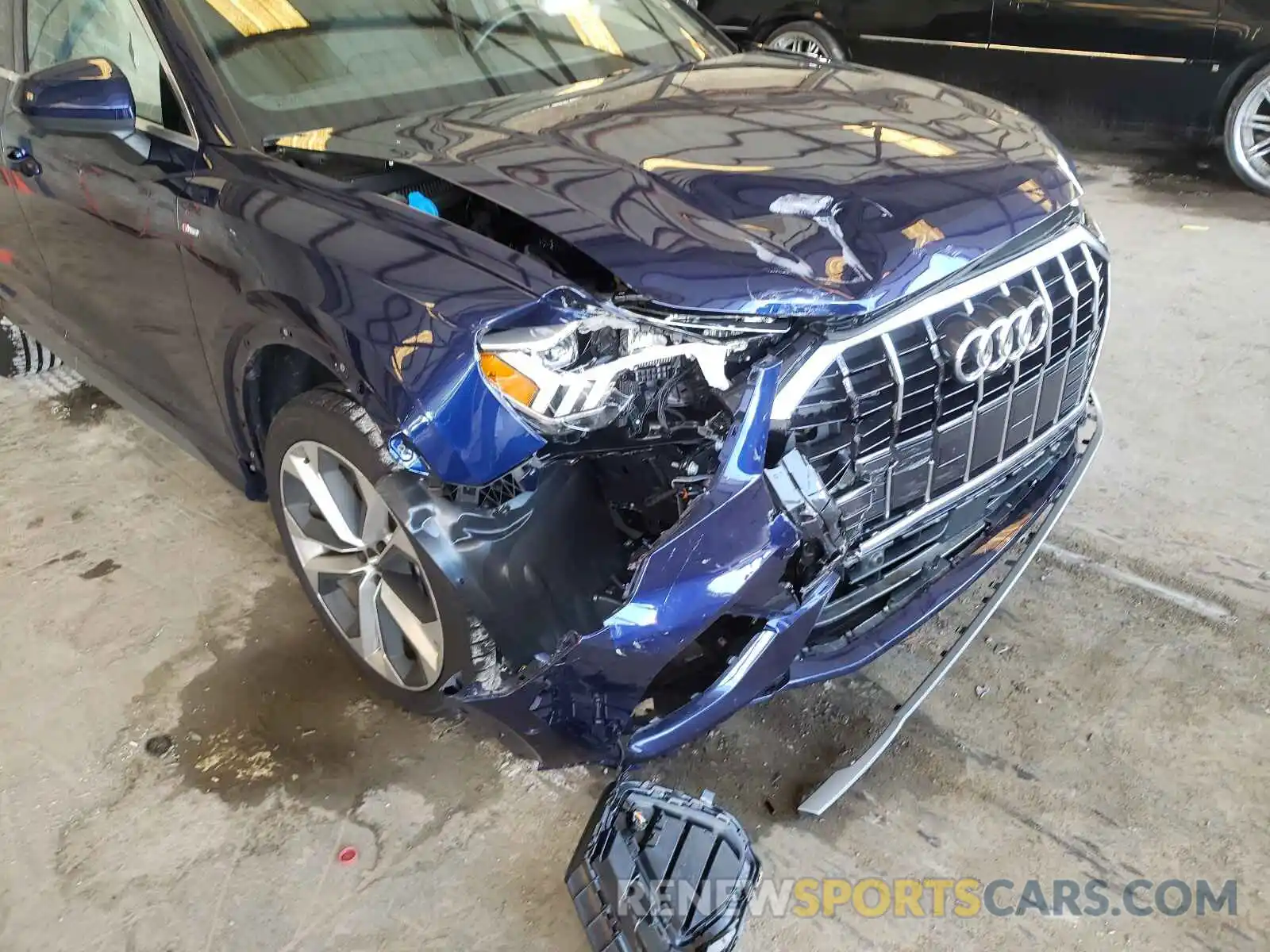 9 Photograph of a damaged car WA1EECF39M1001426 AUDI Q3 2021