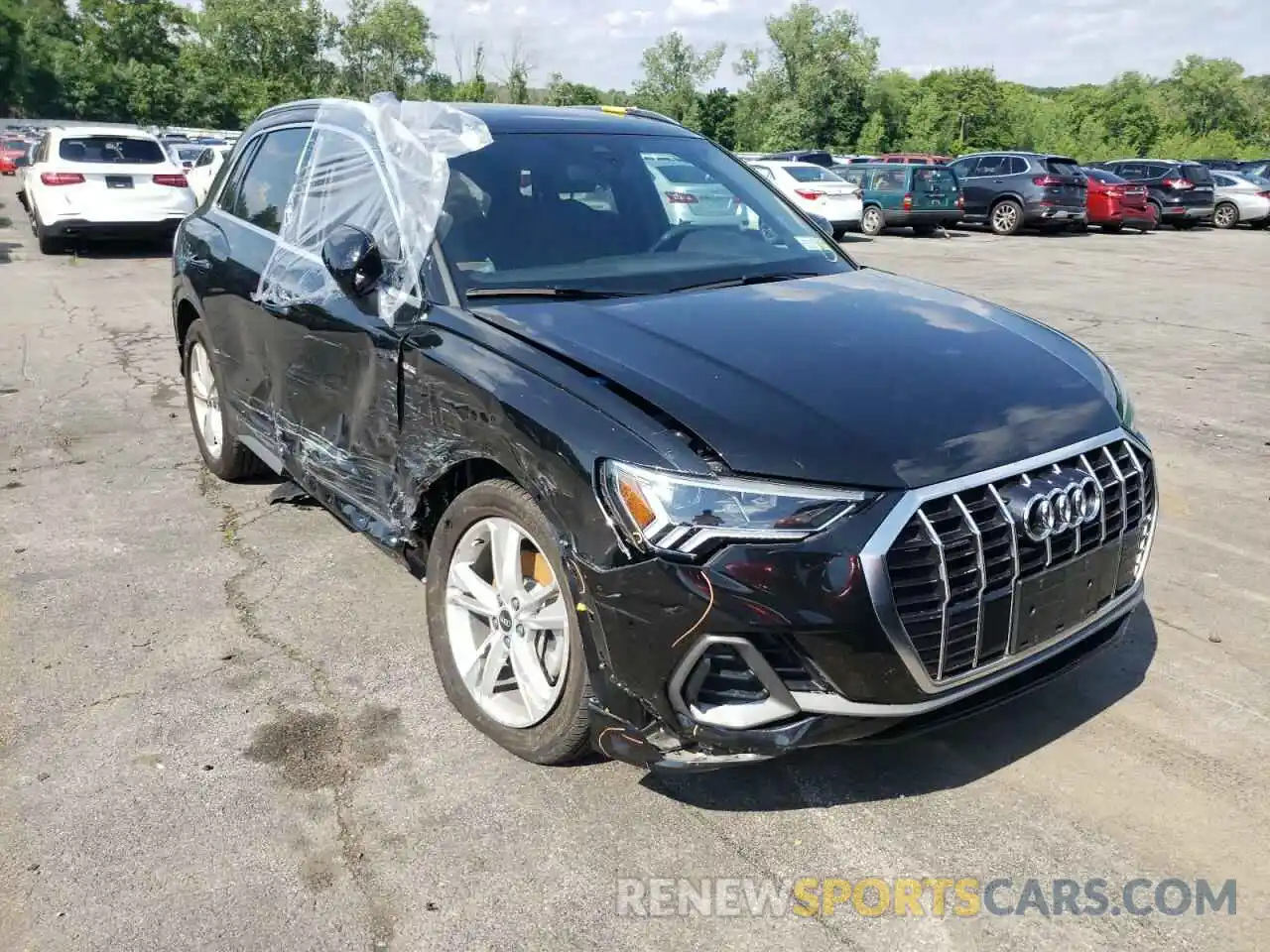 1 Photograph of a damaged car WA1EECF39M1036791 AUDI Q3 2021