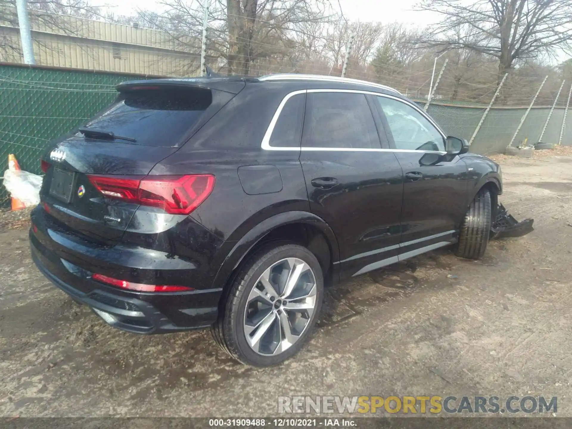 4 Photograph of a damaged car WA1EECF39M1116429 AUDI Q3 2021