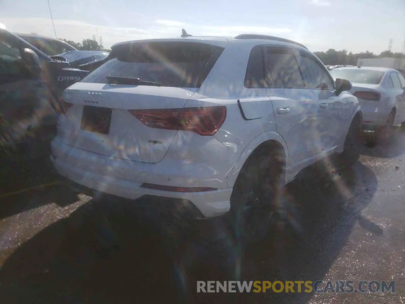 4 Photograph of a damaged car WA1EECF3XM1004075 AUDI Q3 2021