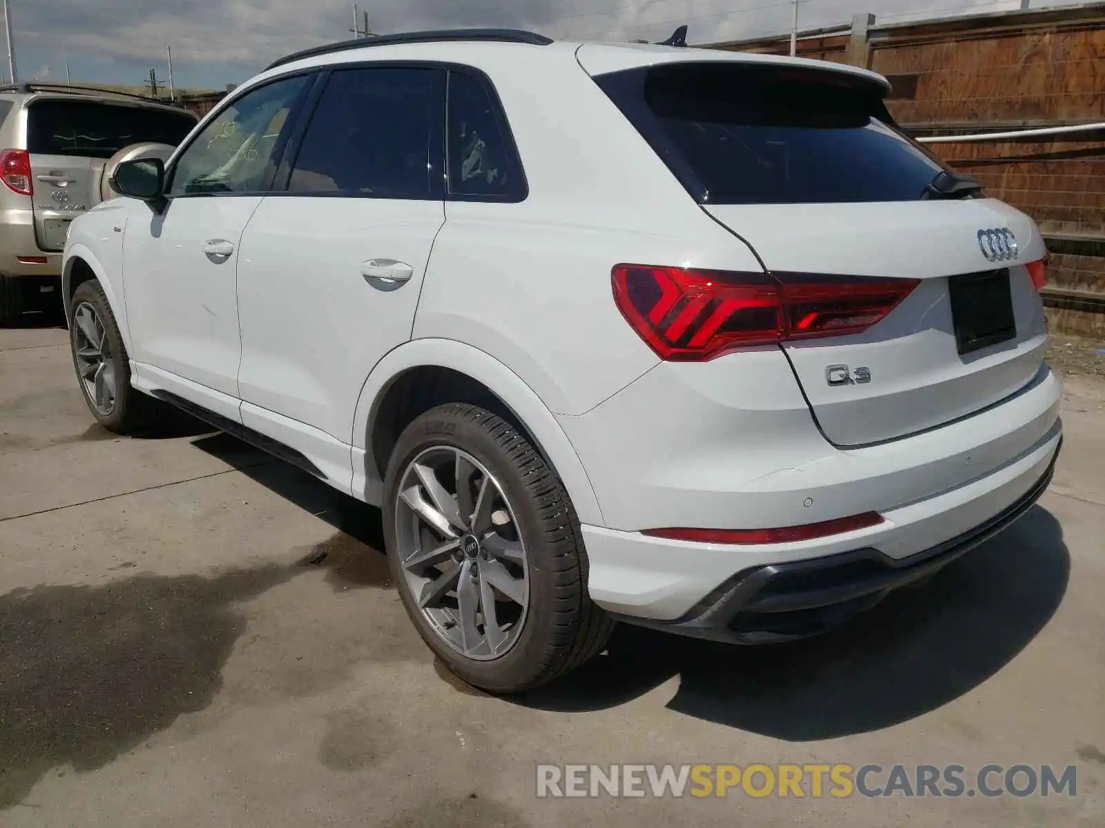 3 Photograph of a damaged car WA1EECF3XM1043426 AUDI Q3 2021