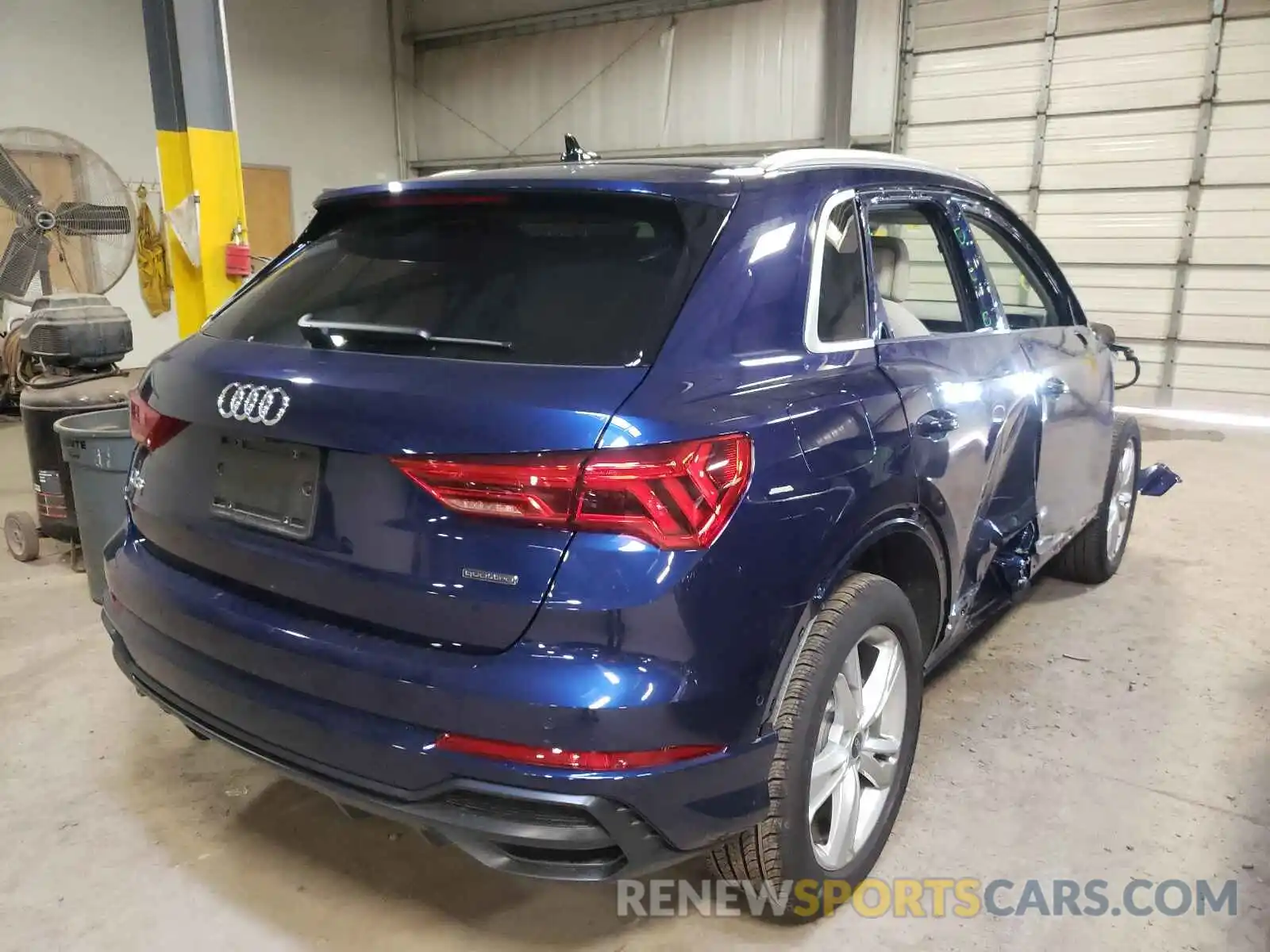 4 Фотография поврежденного автомобиля WA1EECF3XM1052689 AUDI Q3 2021