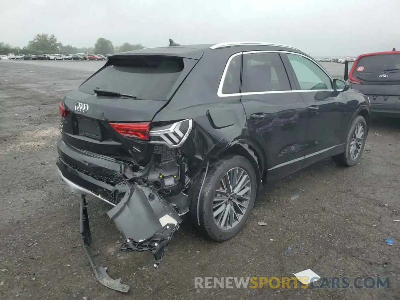 4 Photograph of a damaged car WA1AUCF31N1043656 AUDI Q3 2022