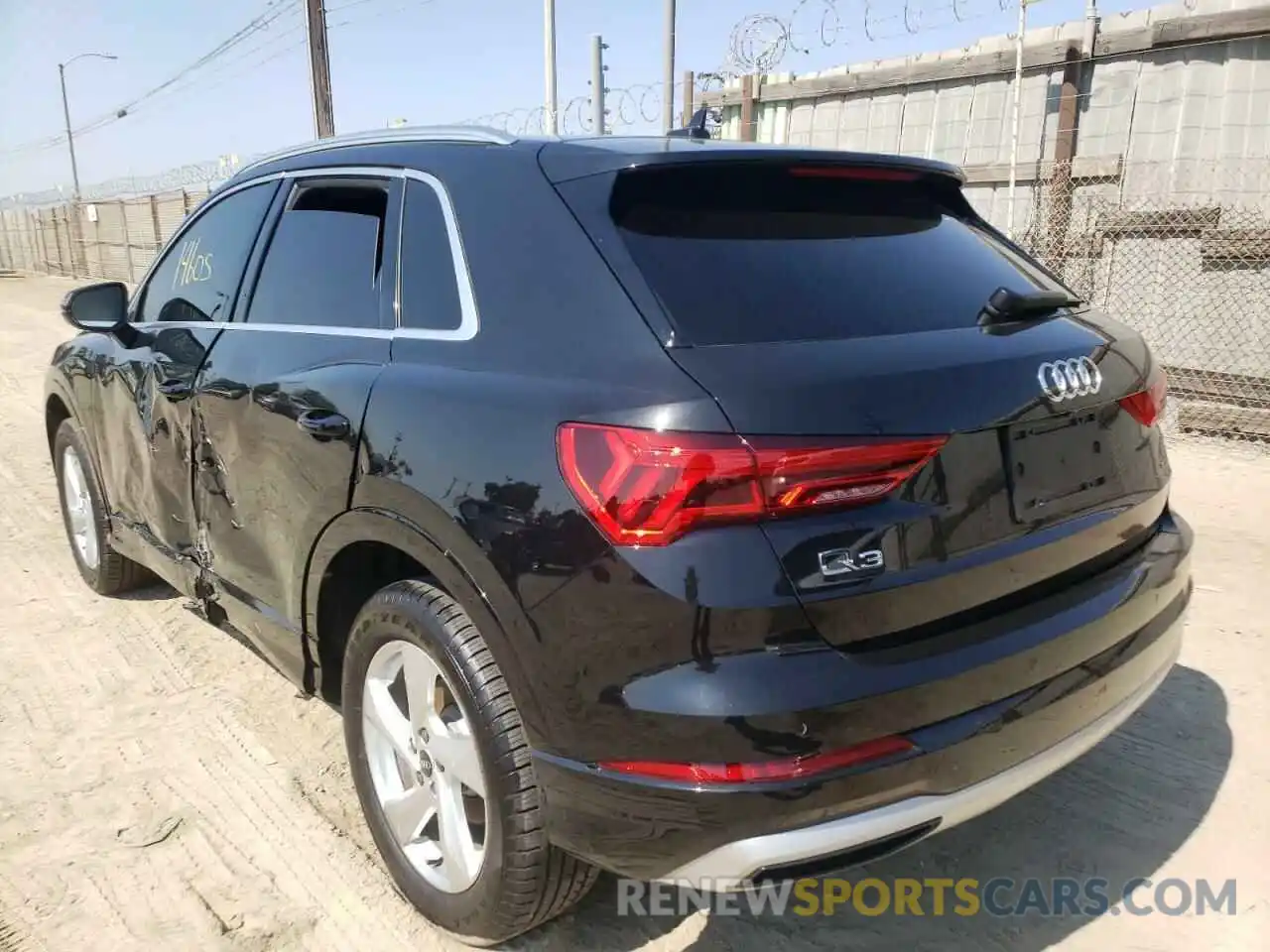 3 Фотография поврежденного автомобиля WA1AUCF33N1017186 AUDI Q3 2022