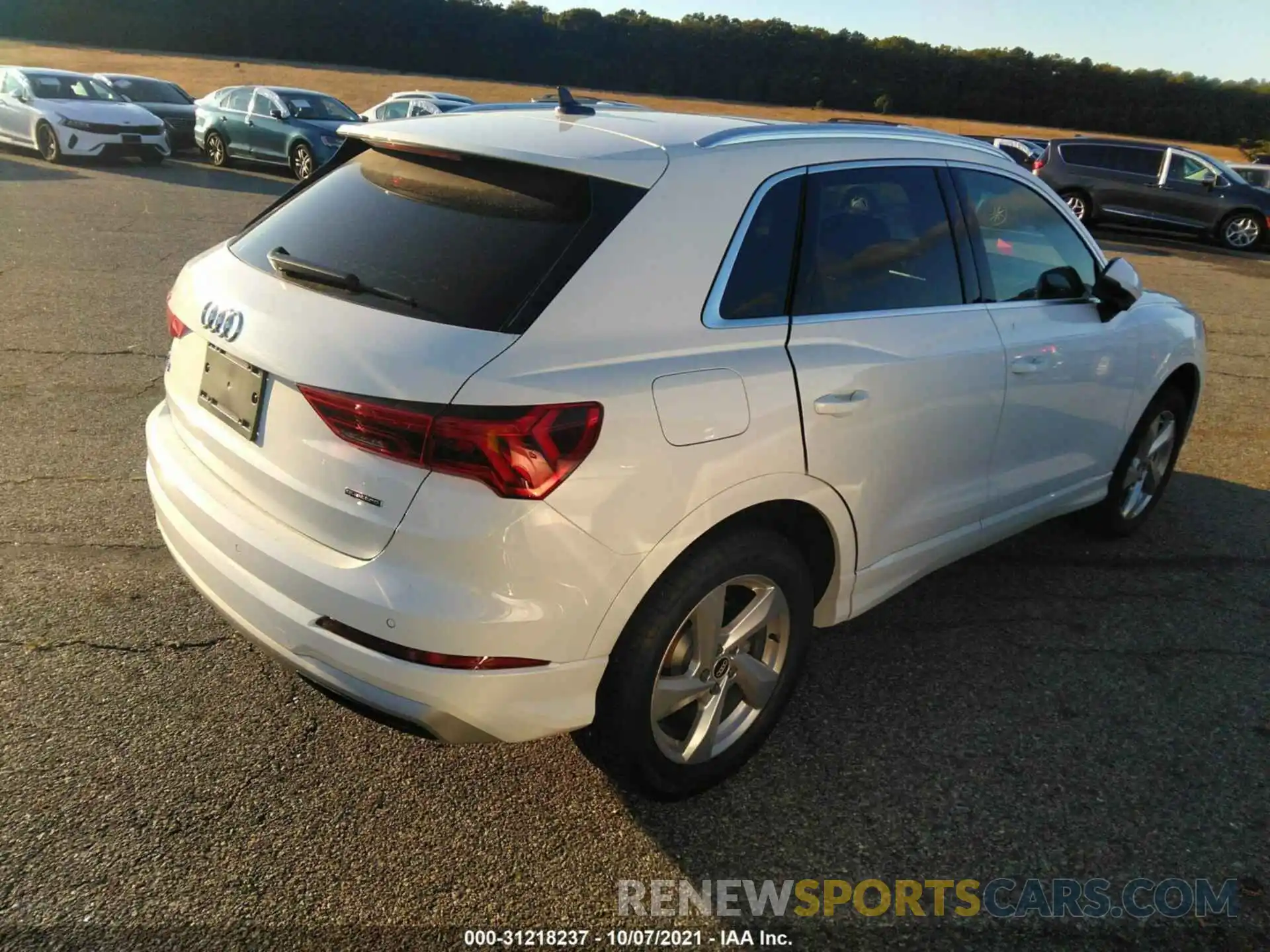 4 Photograph of a damaged car WA1AUCF34N1003409 AUDI Q3 2022