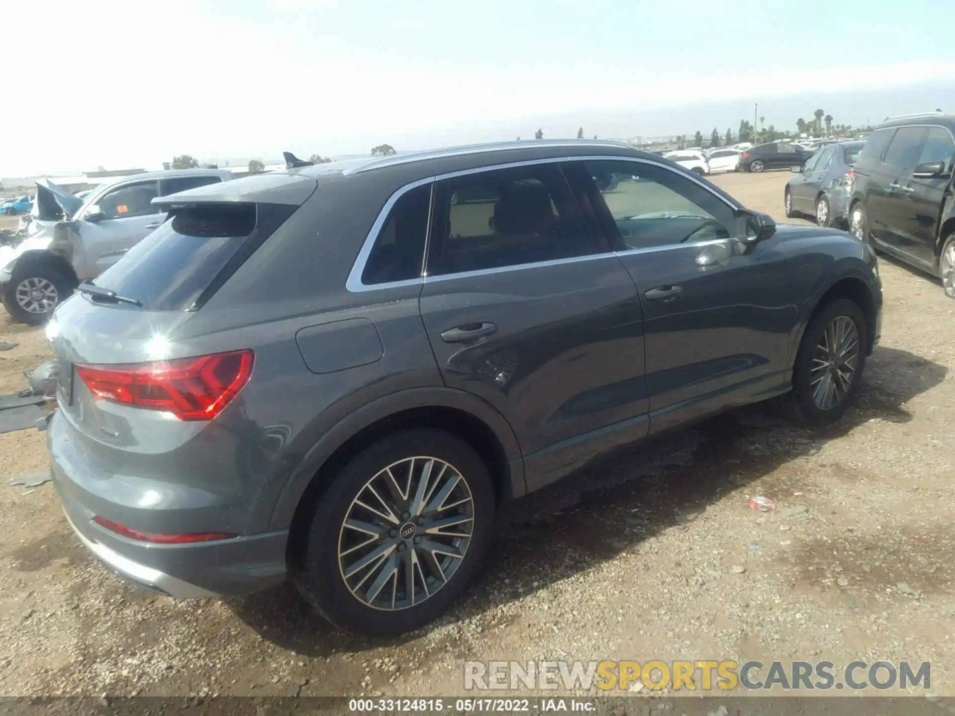 4 Photograph of a damaged car WA1AUCF34N1038435 AUDI Q3 2022