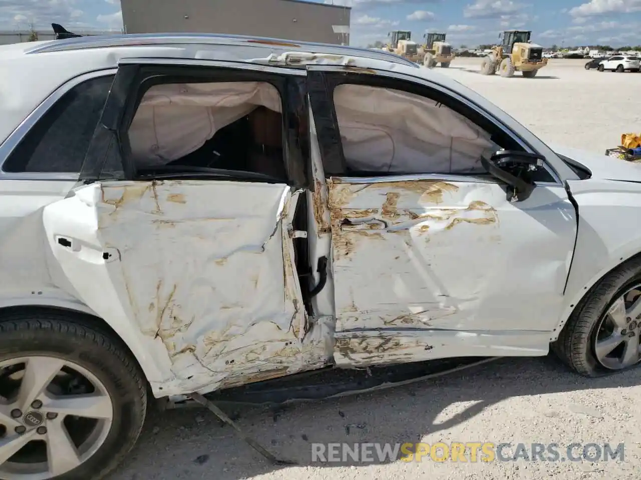 9 Photograph of a damaged car WA1AUCF37N1002853 AUDI Q3 2022