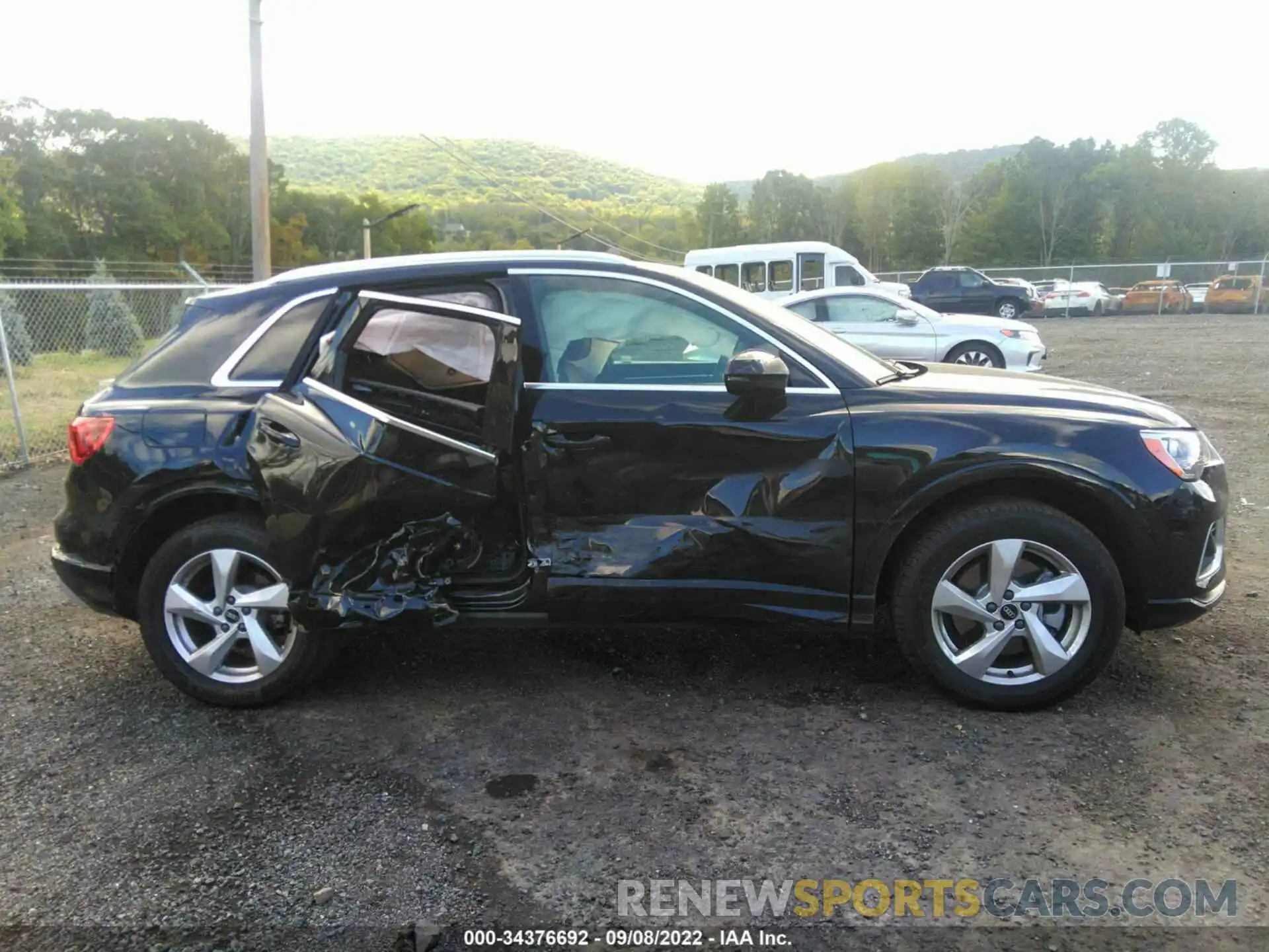 6 Photograph of a damaged car WA1AUCF39N1036938 AUDI Q3 2022