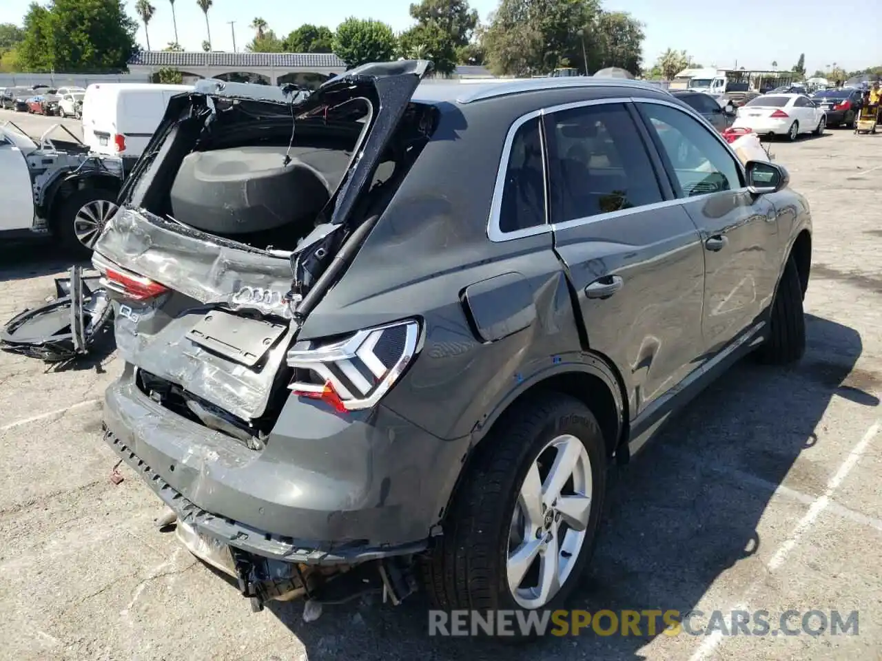 4 Photograph of a damaged car WA1AUCF3XN1030937 AUDI Q3 2022