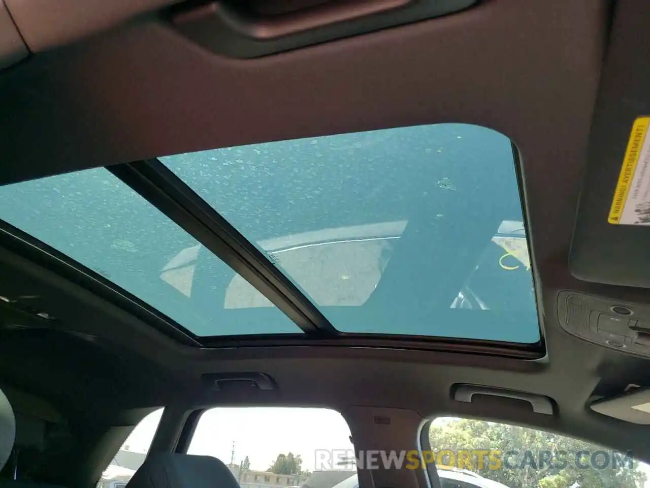 9 Photograph of a damaged car WA1AUCF3XN1030937 AUDI Q3 2022