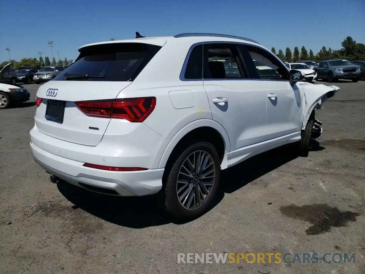 4 Photograph of a damaged car WA1BUCF35N1027402 AUDI Q3 2022