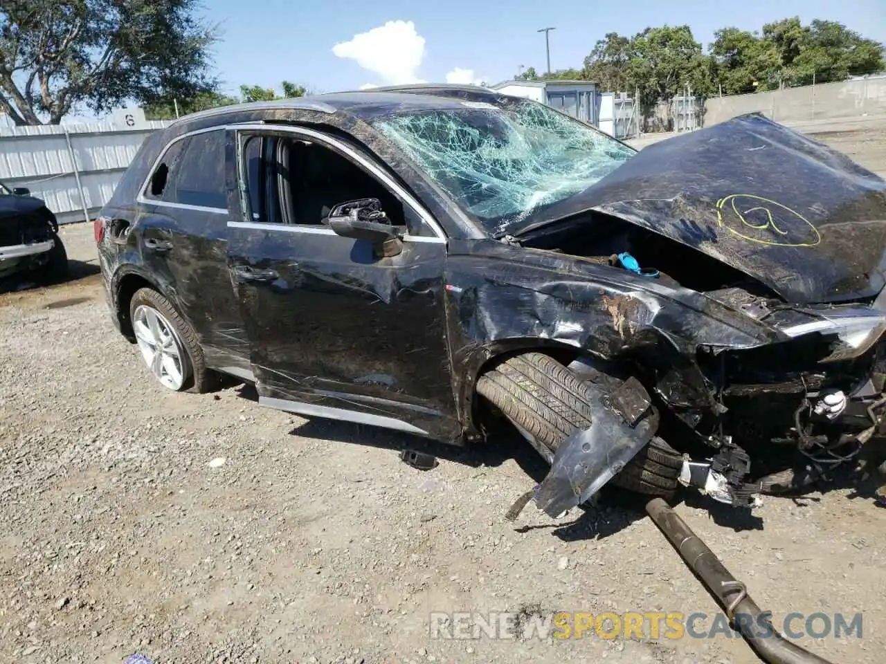 9 Photograph of a damaged car WA1DECF31N1083844 AUDI Q3 2022