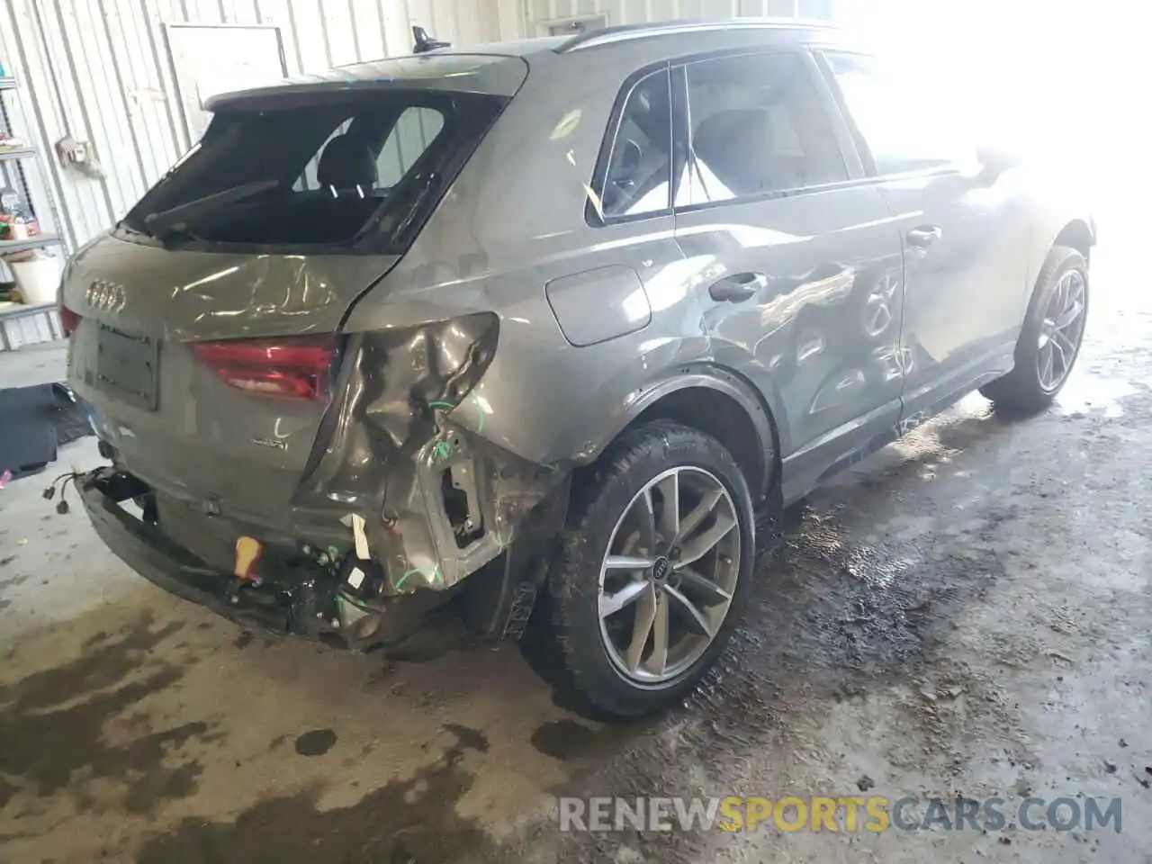 4 Photograph of a damaged car WA1DECF33N1044138 AUDI Q3 2022