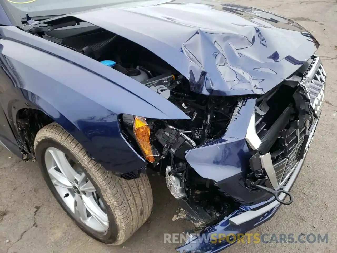 9 Photograph of a damaged car WA1DECF35N1022254 AUDI Q3 2022