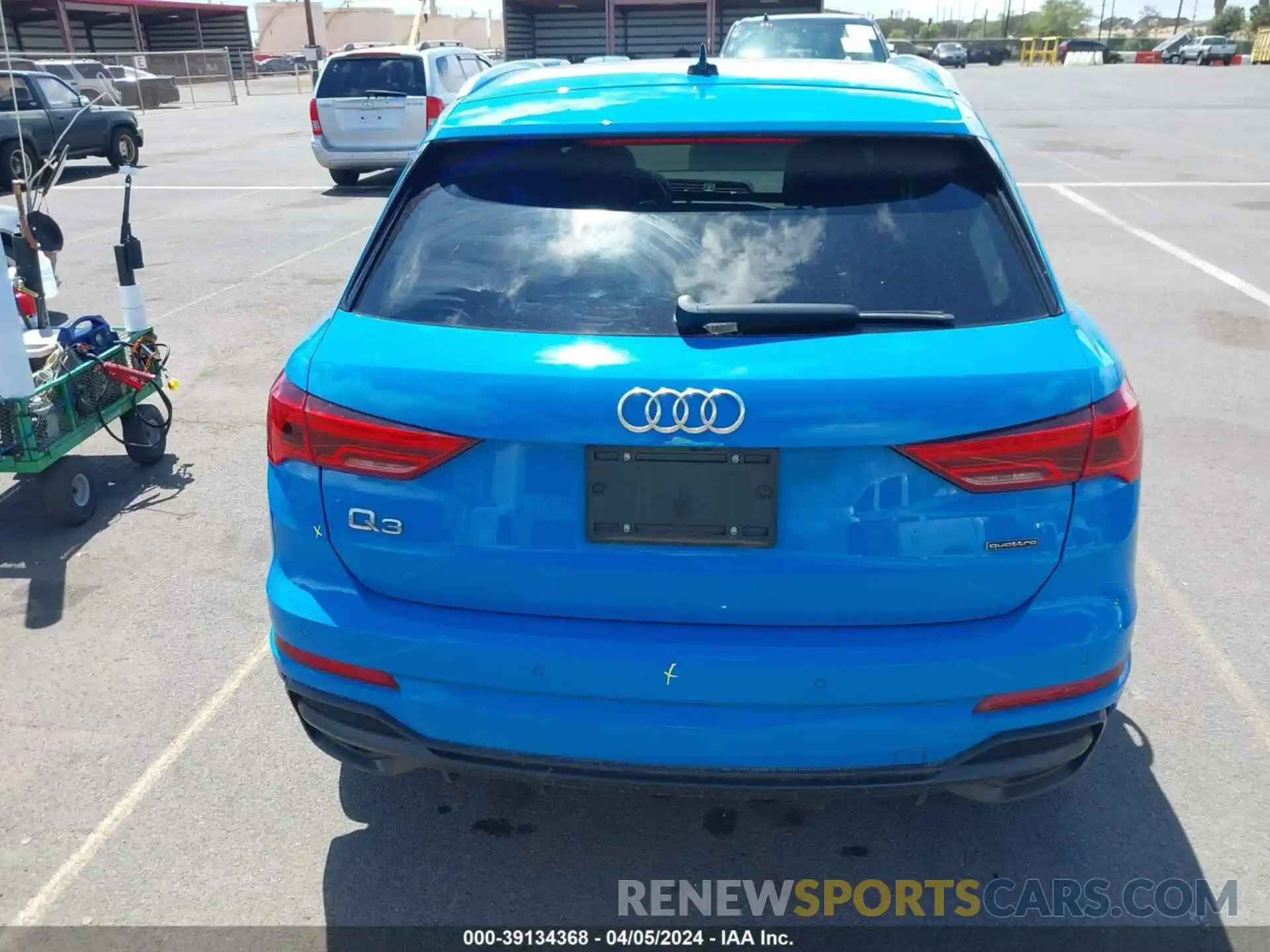 17 Photograph of a damaged car WA1DECF36N1023557 AUDI Q3 2022