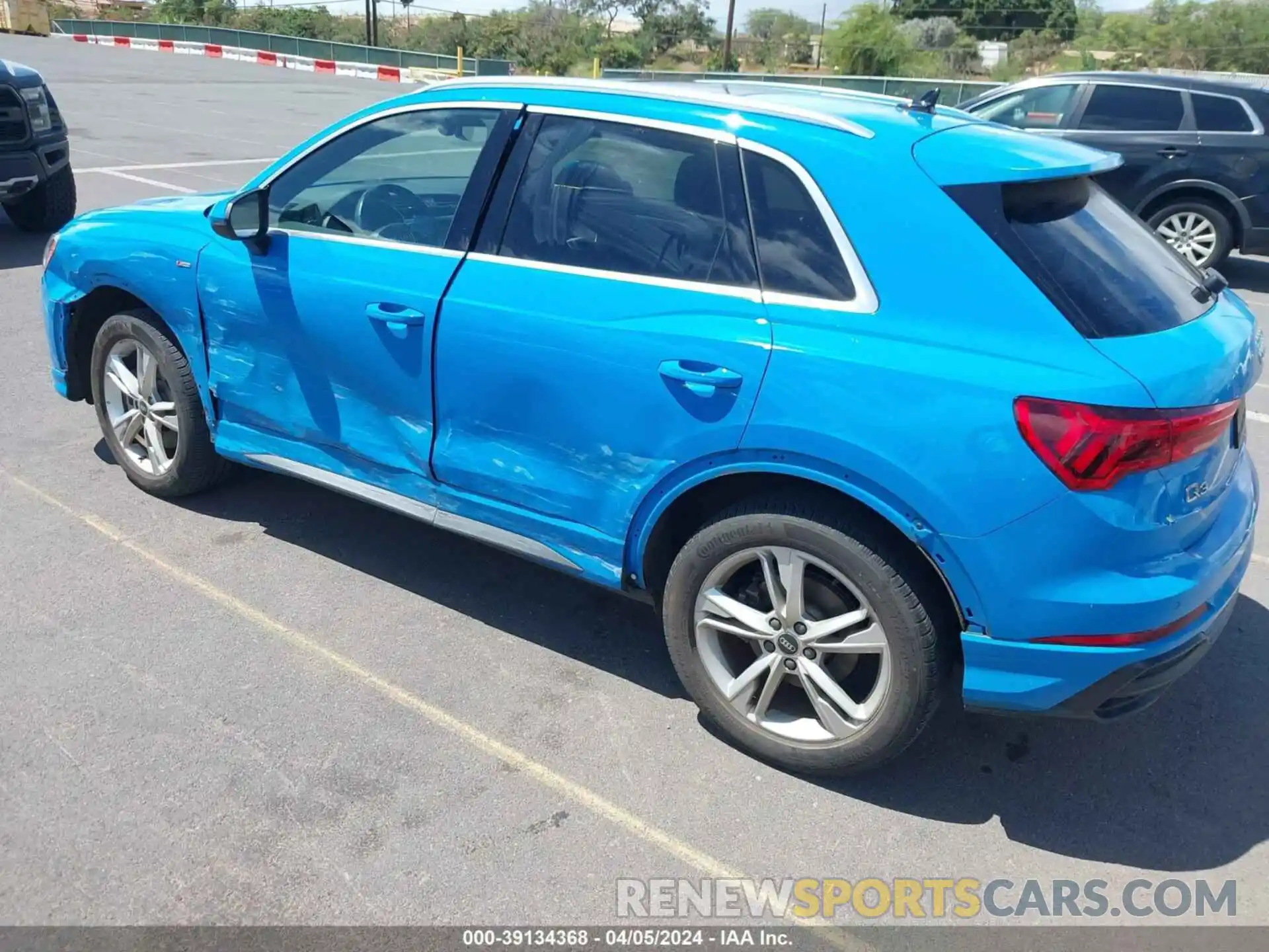 3 Photograph of a damaged car WA1DECF36N1023557 AUDI Q3 2022