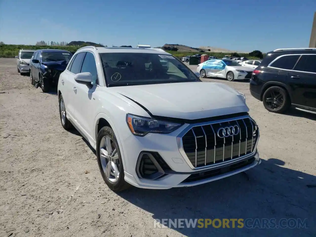 1 Photograph of a damaged car WA1DECF36N1024739 AUDI Q3 2022