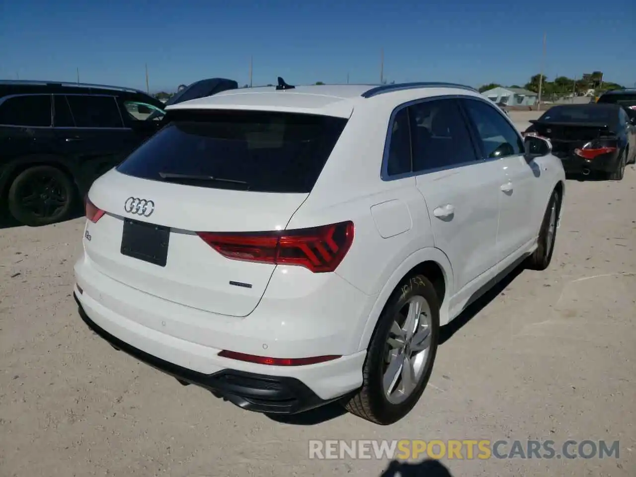 4 Photograph of a damaged car WA1DECF36N1024739 AUDI Q3 2022