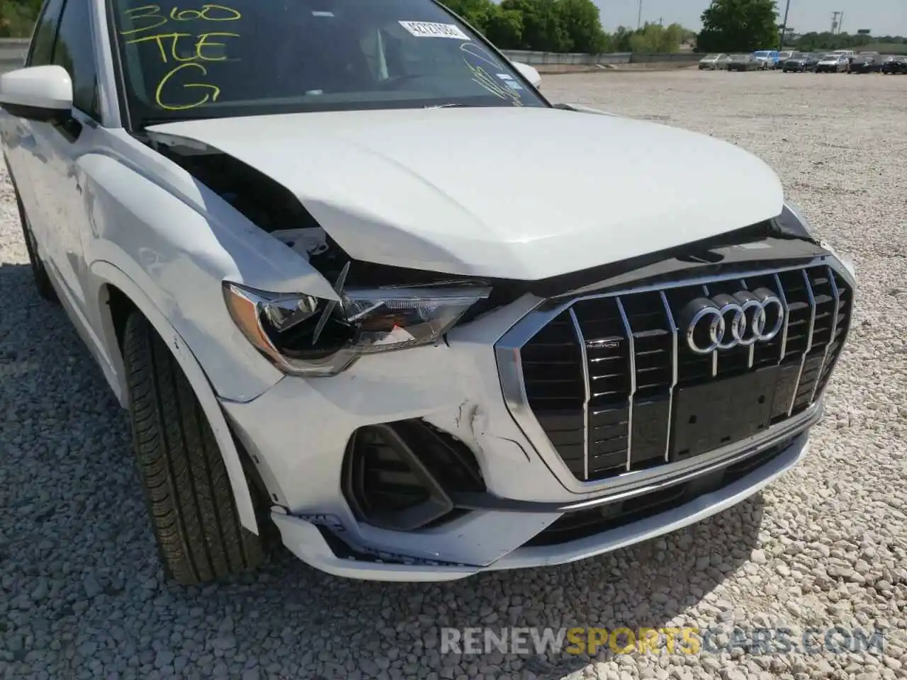 9 Photograph of a damaged car WA1DECF36N1053626 AUDI Q3 2022