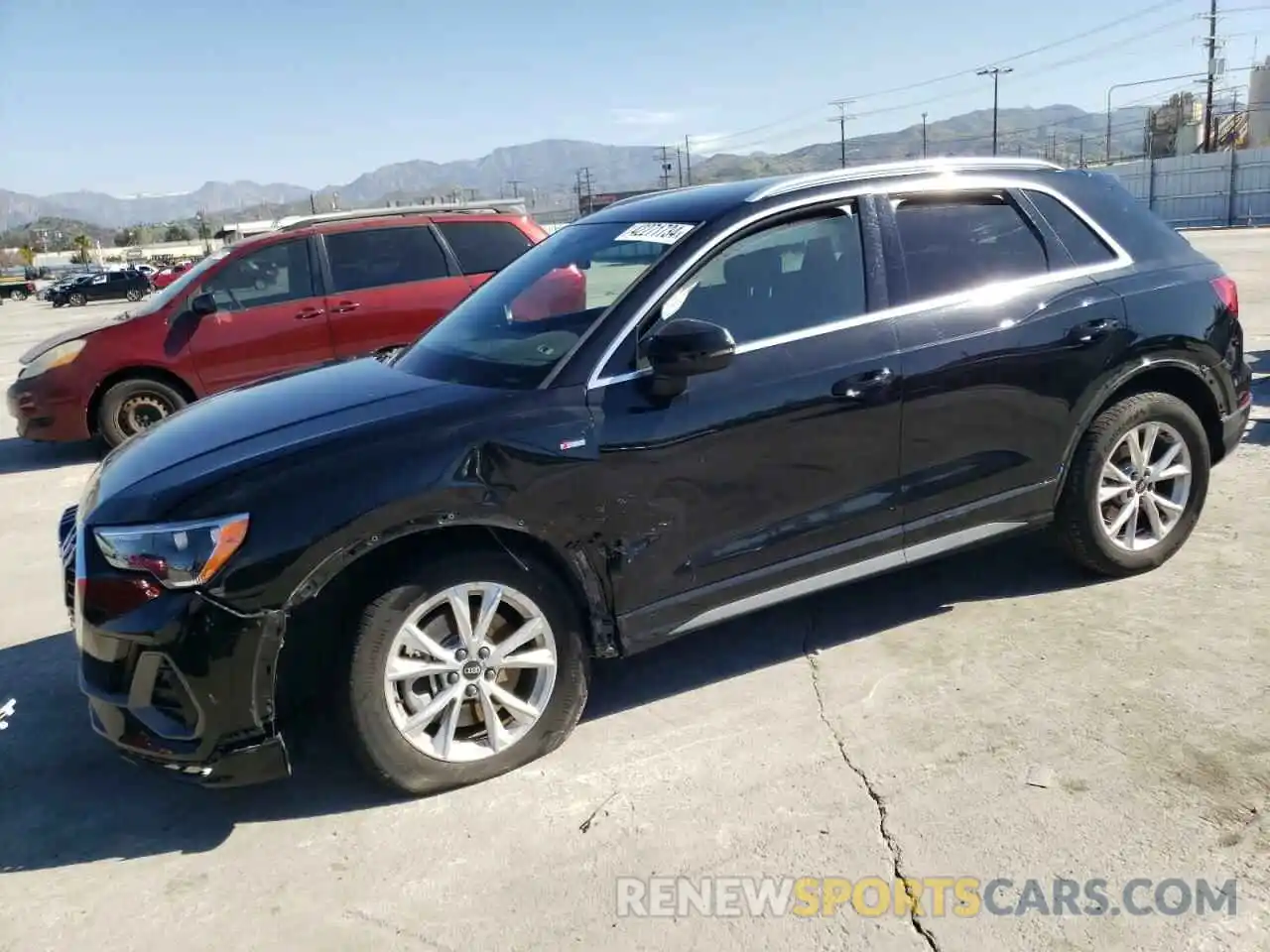 1 Photograph of a damaged car WA1DECF37N1021686 AUDI Q3 2022