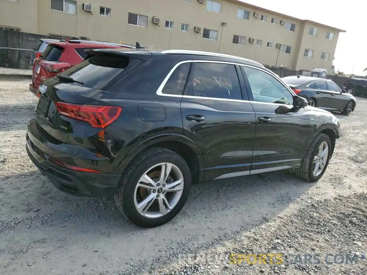 3 Photograph of a damaged car WA1DECF39N1028297 AUDI Q3 2022