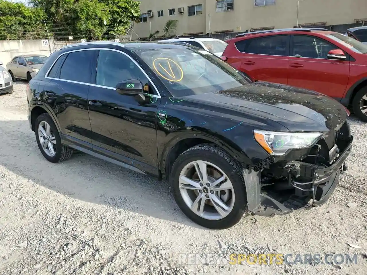 4 Photograph of a damaged car WA1DECF39N1028297 AUDI Q3 2022