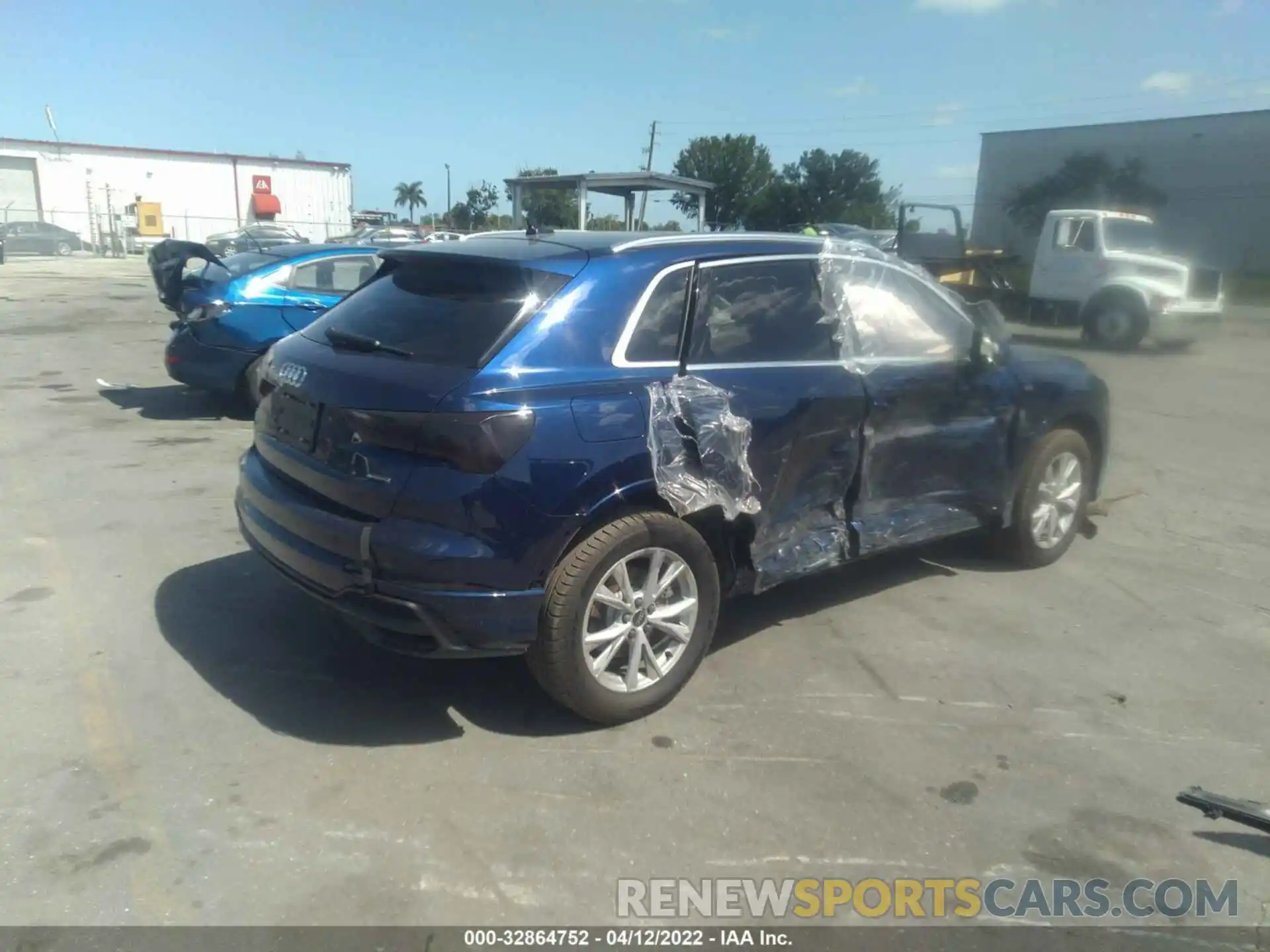 4 Photograph of a damaged car WA1DECF3XN1067349 AUDI Q3 2022