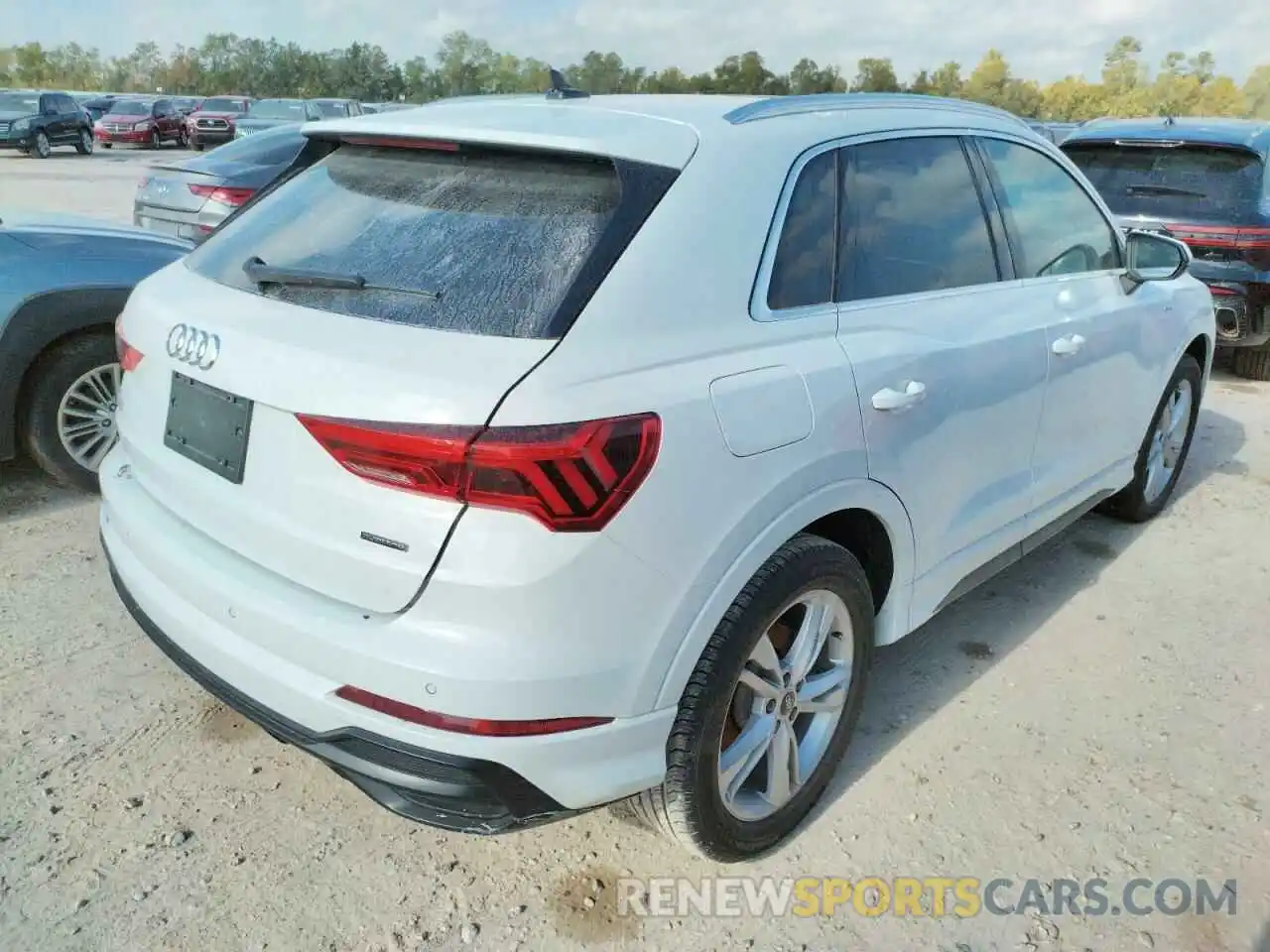 4 Photograph of a damaged car WA1EECF30N1004846 AUDI Q3 2022