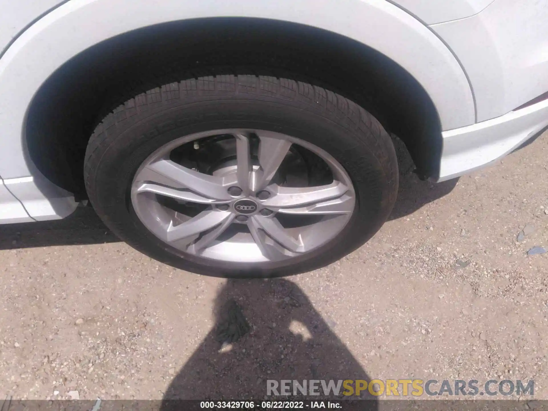 13 Photograph of a damaged car WA1EECF30N1021310 AUDI Q3 2022