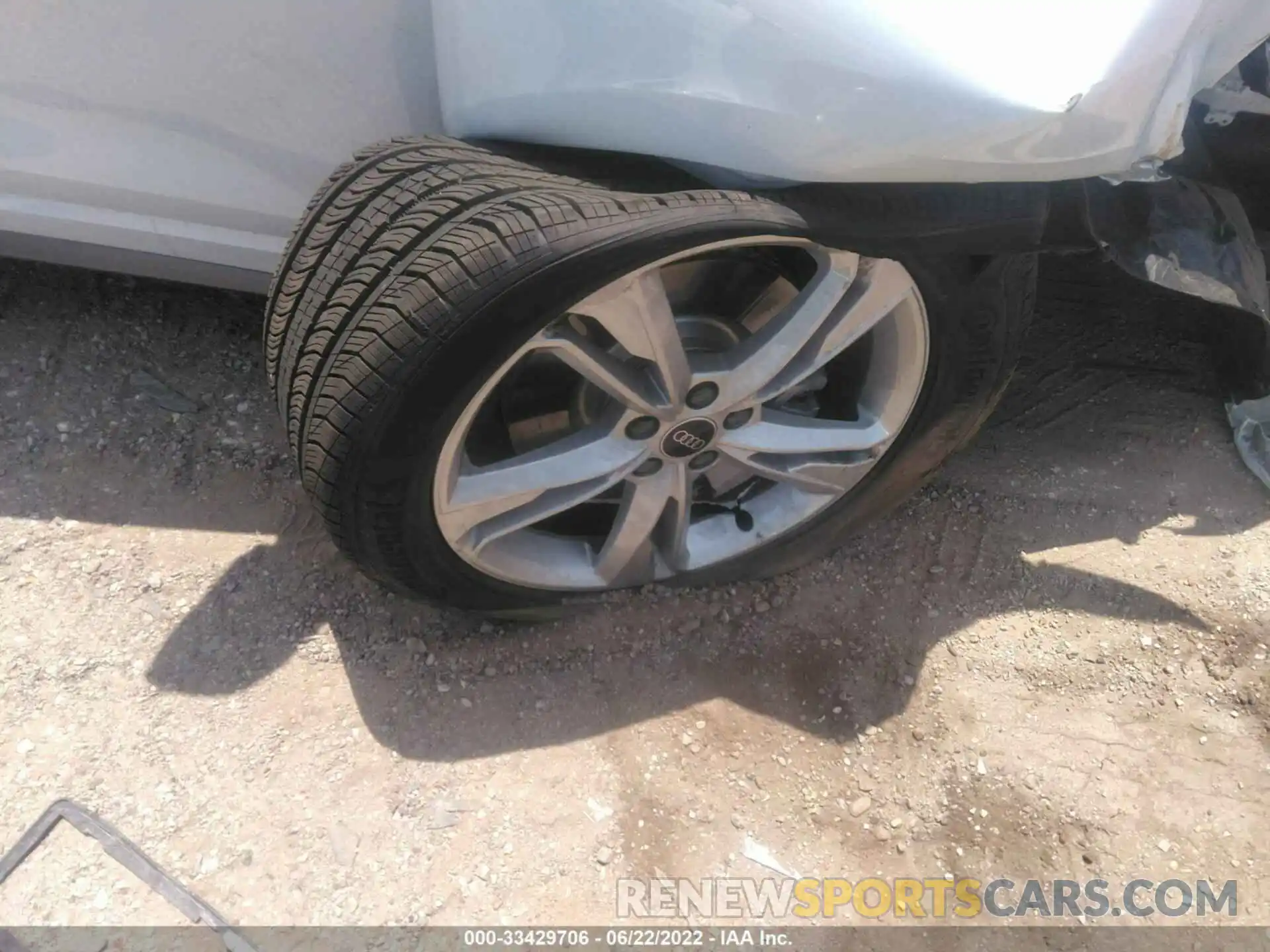 14 Photograph of a damaged car WA1EECF30N1021310 AUDI Q3 2022