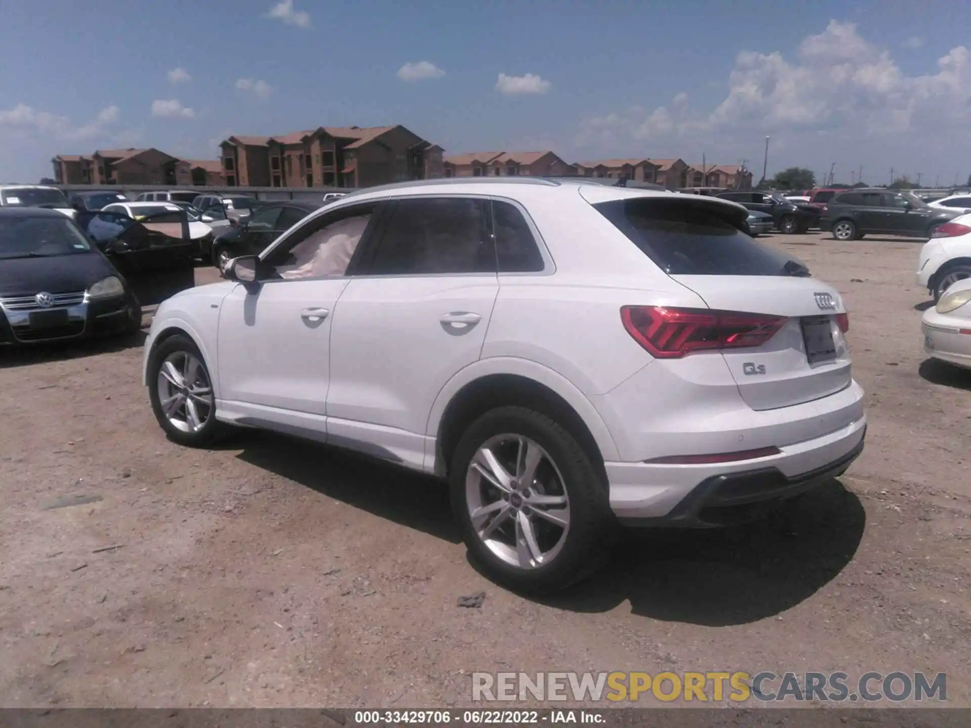 3 Photograph of a damaged car WA1EECF30N1021310 AUDI Q3 2022