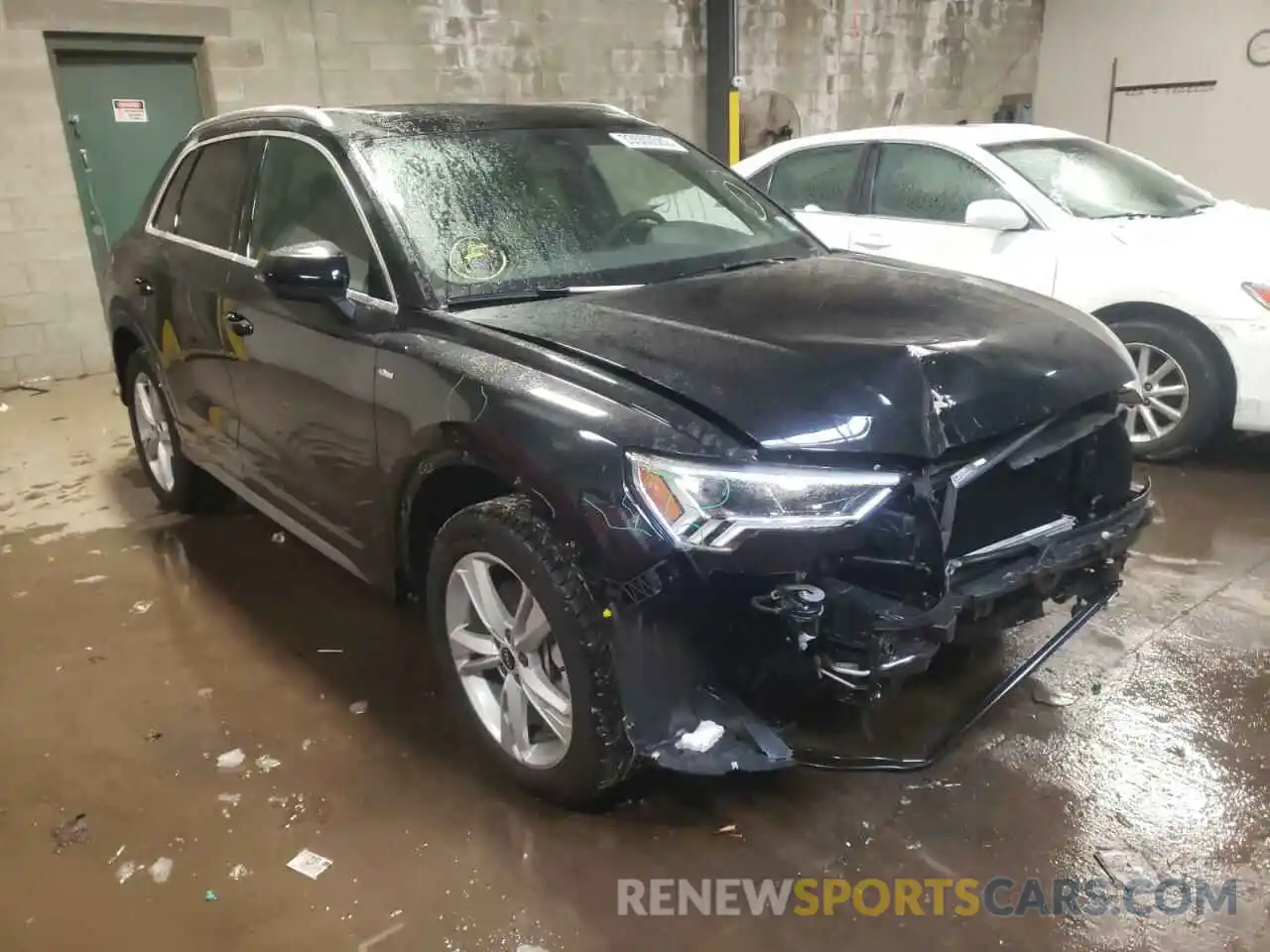 1 Photograph of a damaged car WA1EECF34N1028485 AUDI Q3 2022