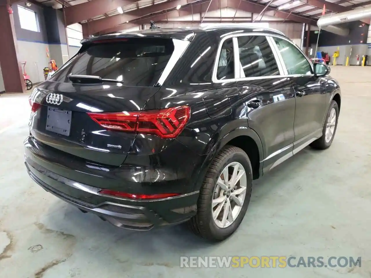 4 Photograph of a damaged car WA1EECF35N1004731 AUDI Q3 2022