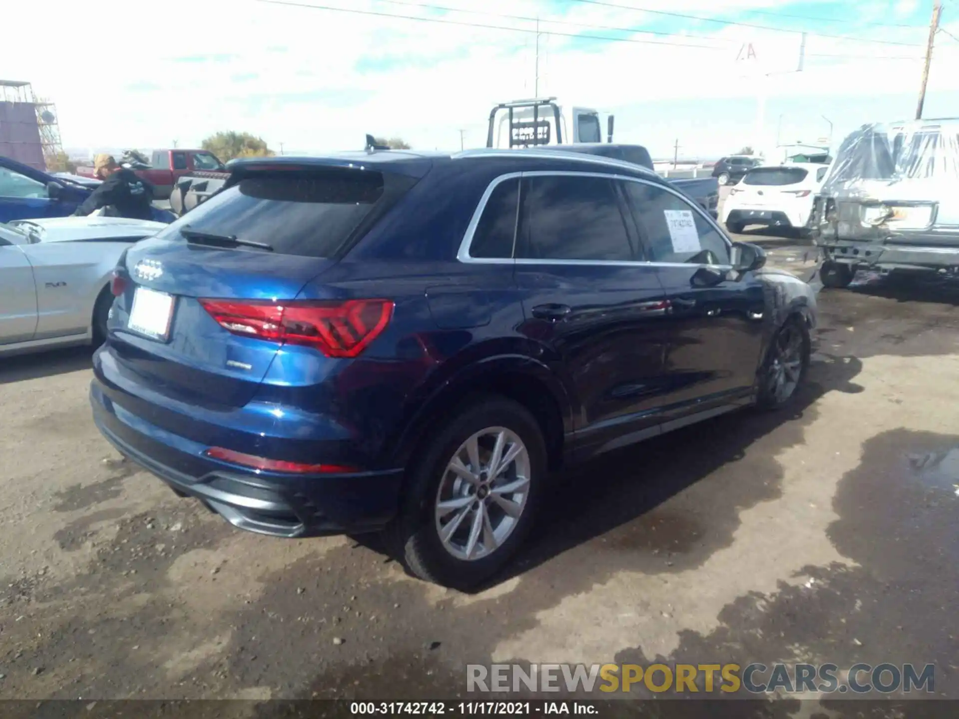 4 Фотография поврежденного автомобиля WA1EECF35N1018631 AUDI Q3 2022