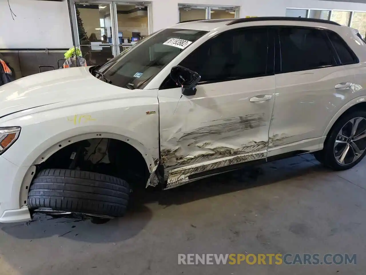 9 Photograph of a damaged car WA1EECF35N1127882 AUDI Q3 2022