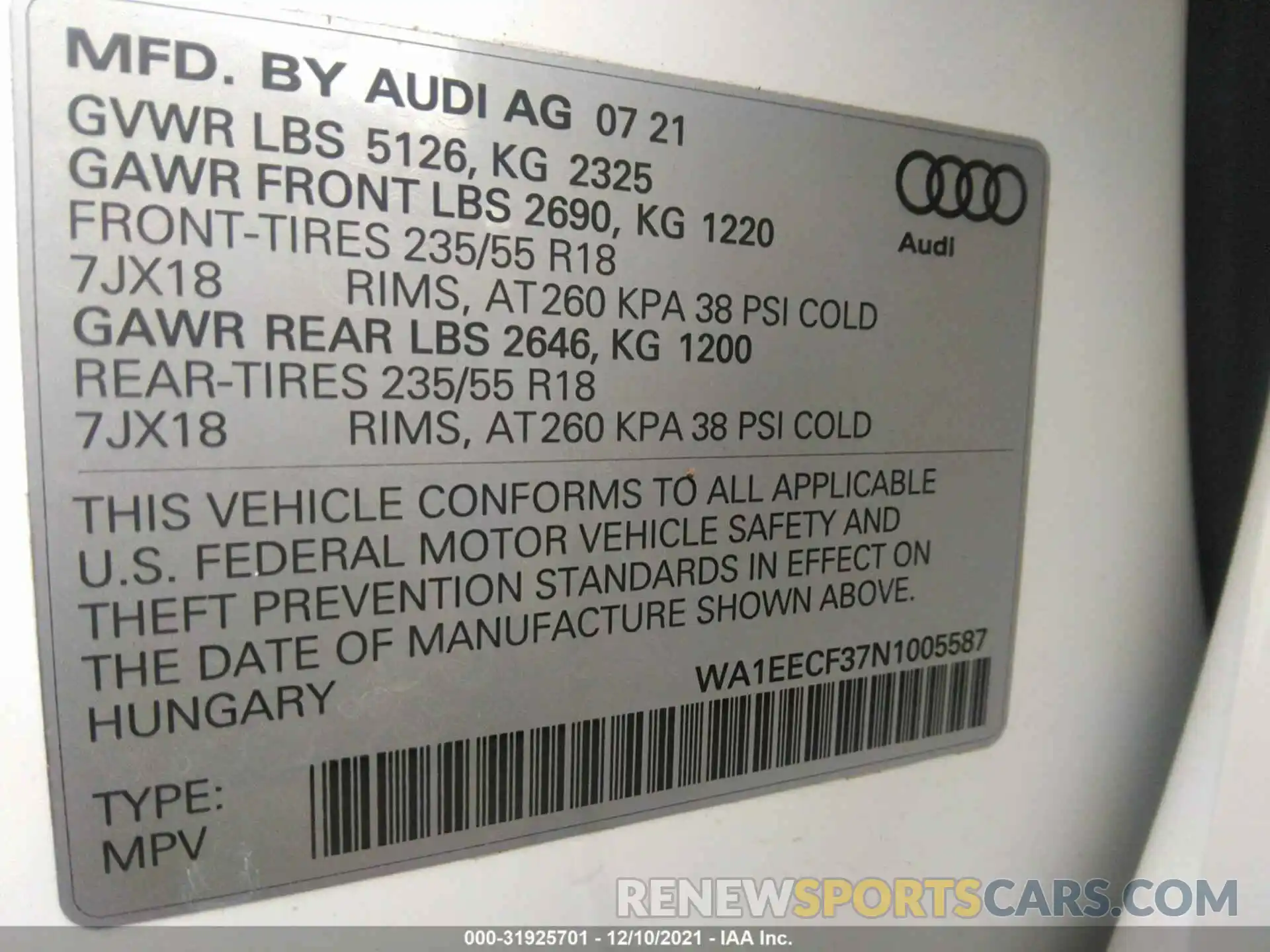 9 Photograph of a damaged car WA1EECF37N1005587 AUDI Q3 2022