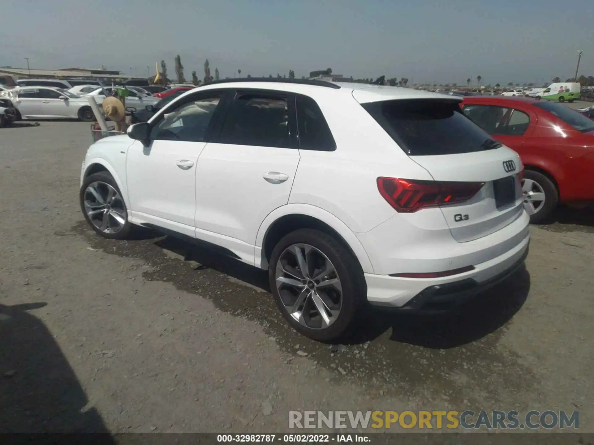 3 Фотография поврежденного автомобиля WA1EECF37N1008182 AUDI Q3 2022