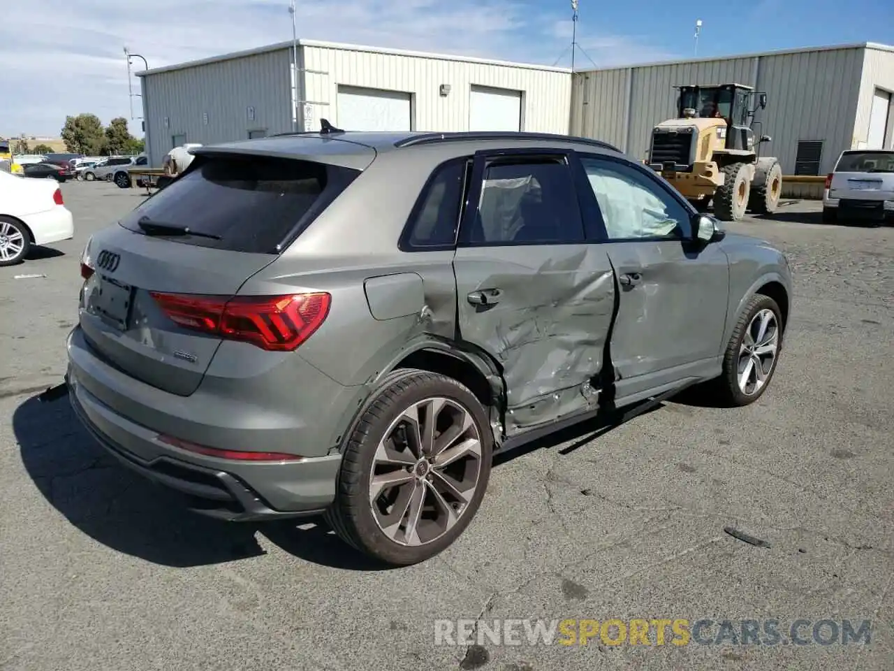 4 Photograph of a damaged car WA1EECF37N1045278 AUDI Q3 2022