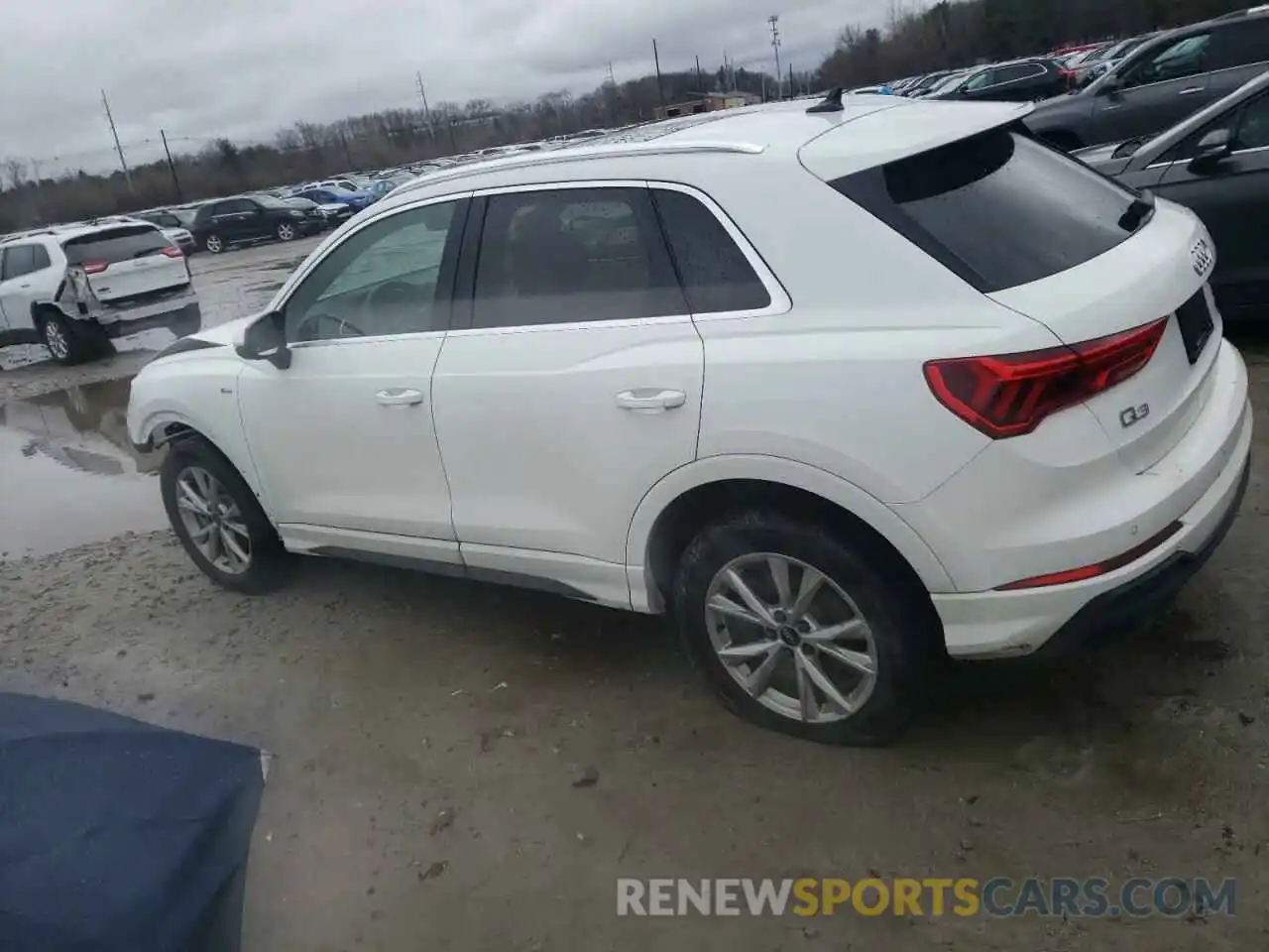 2 Photograph of a damaged car WA1EECF38N1026383 AUDI Q3 2022