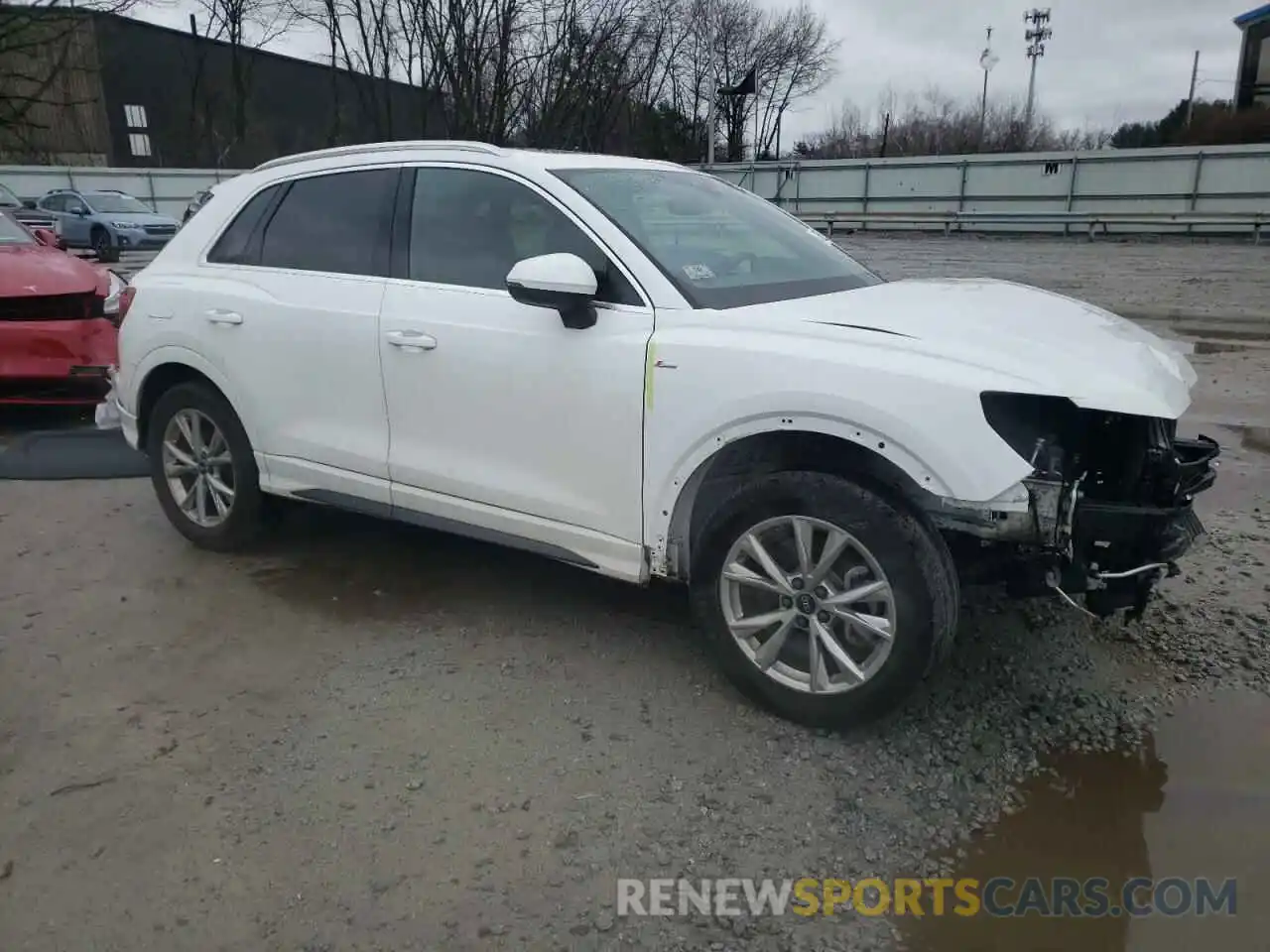 4 Photograph of a damaged car WA1EECF38N1026383 AUDI Q3 2022