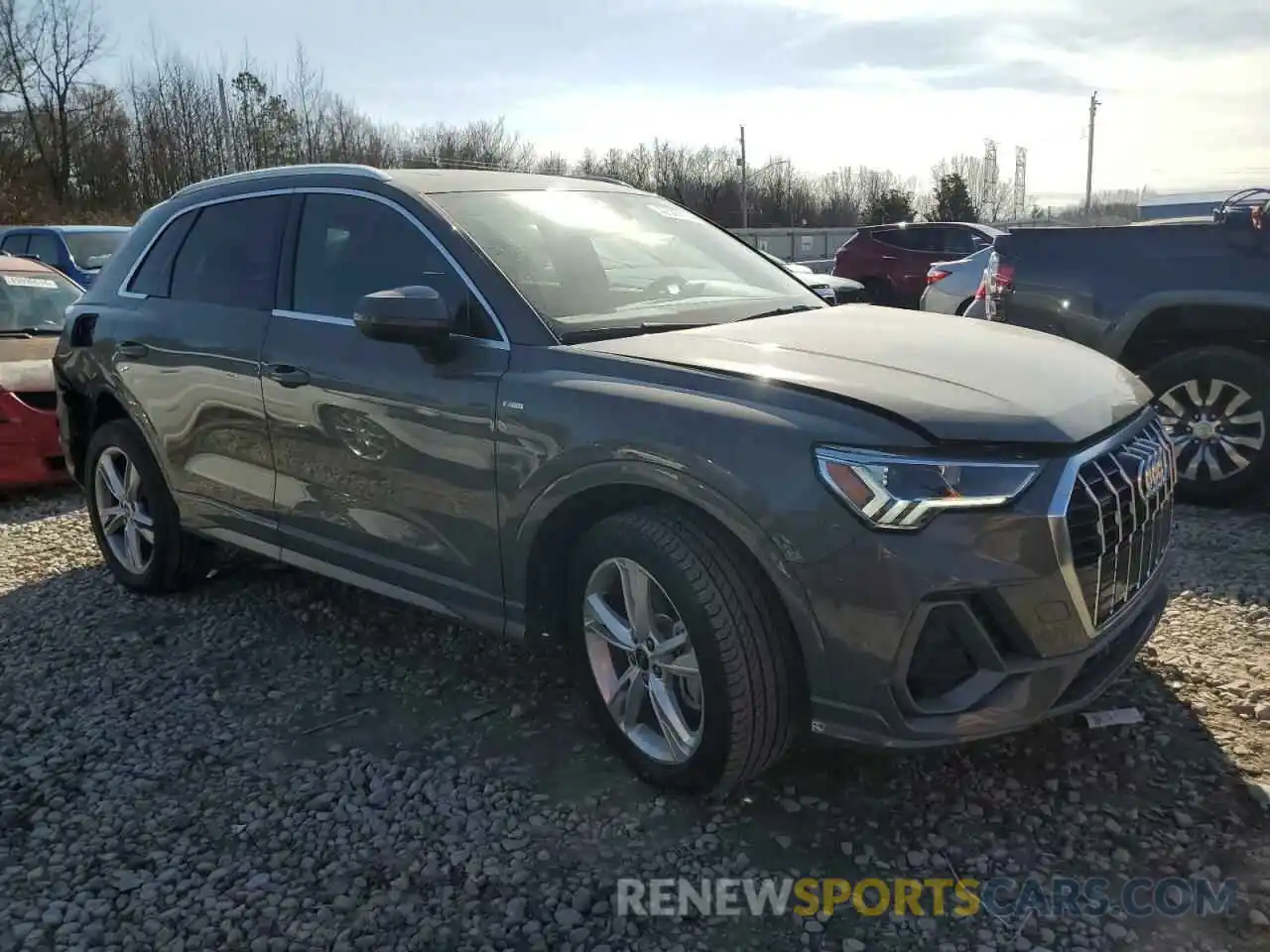 4 Photograph of a damaged car WA1EECF38N1149813 AUDI Q3 2022