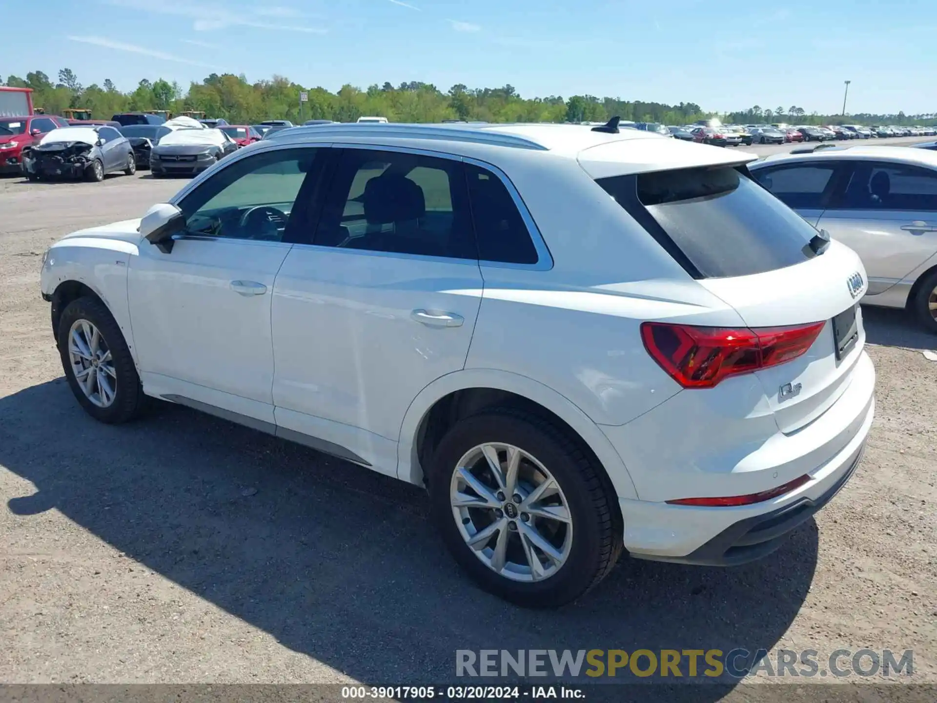 3 Photograph of a damaged car WA1DECF31P1045288 AUDI Q3 2023