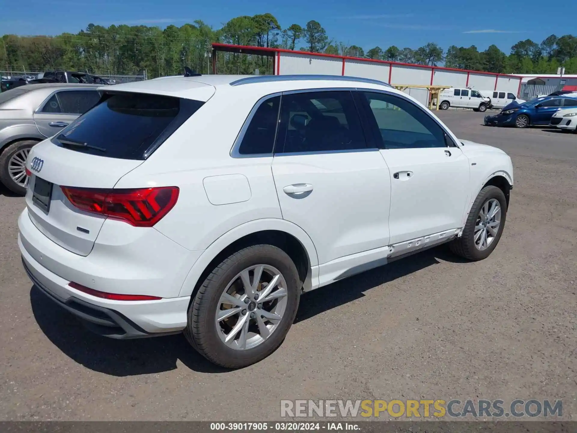 4 Photograph of a damaged car WA1DECF31P1045288 AUDI Q3 2023