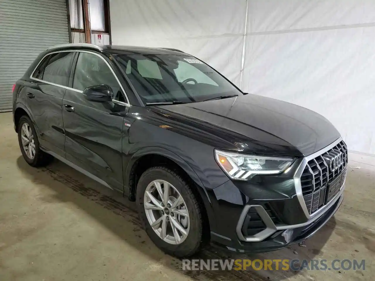 4 Photograph of a damaged car WA1DECF37P1128322 AUDI Q3 2023