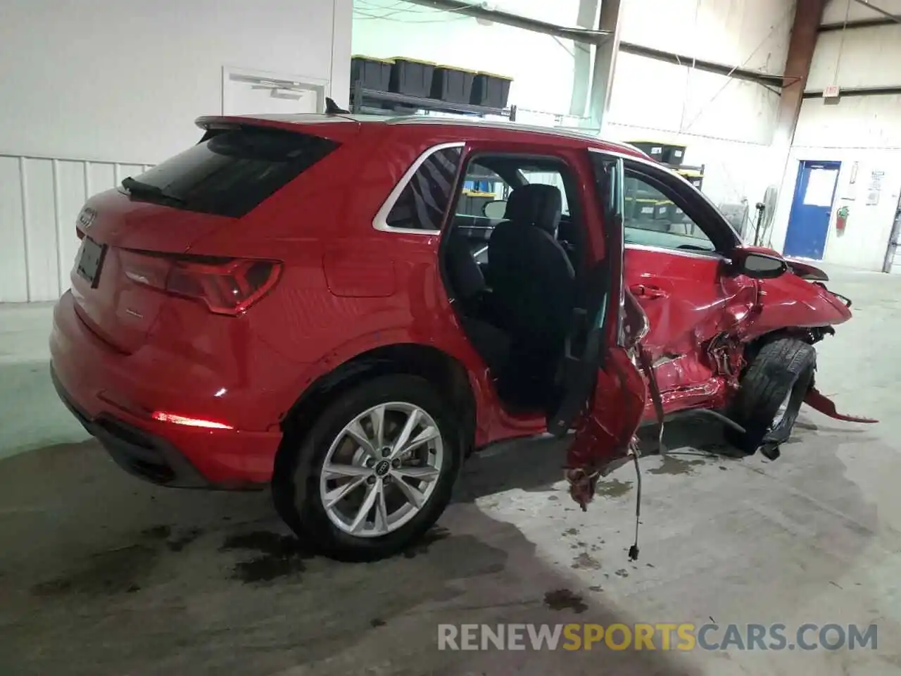 3 Photograph of a damaged car WA1DECF38P1148076 AUDI Q3 2023